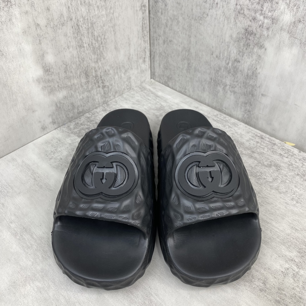 Gucci 新款上架 Gucci古驰 24ss G家最新 一字拖拖鞋 G家 正面饰有撞色3D立体双Glogo字样