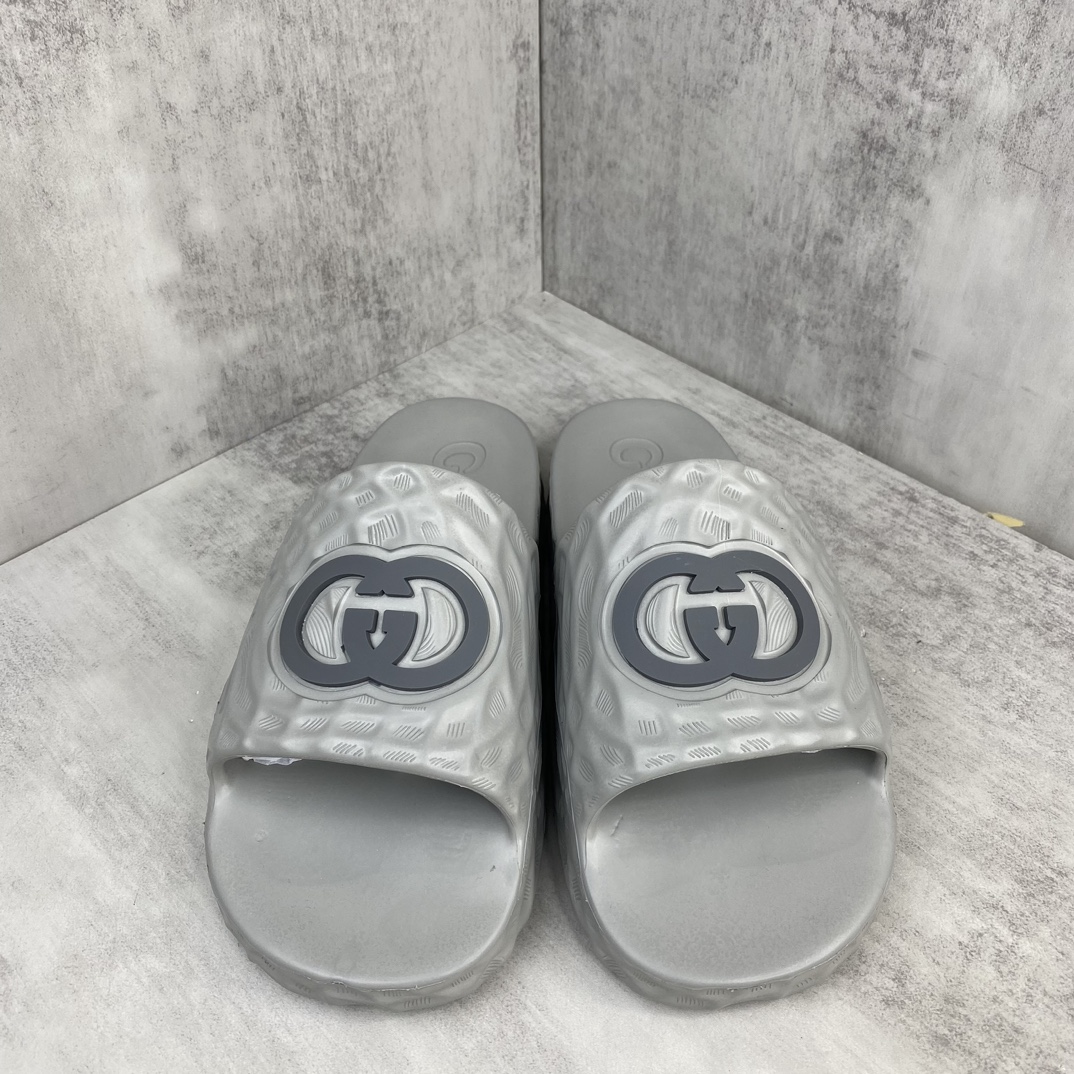 Gucci 新款上架 Gucci古驰 24ss G家最新 一字拖拖鞋 G家 正面饰有撞色3D立体双Glogo字样