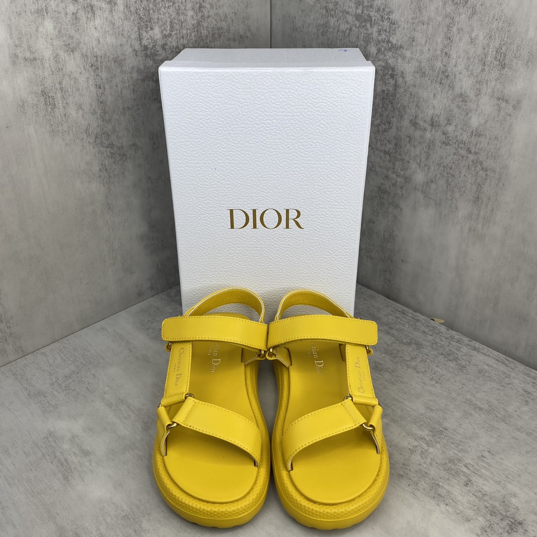 Dior 新款上架 Dior迪奥 24ss 最新火爆凉鞋 升级魔术贴凉拖鞋 鞋面 牛皮/ 电绣 羊皮里 d五金扣 开模TPU大底