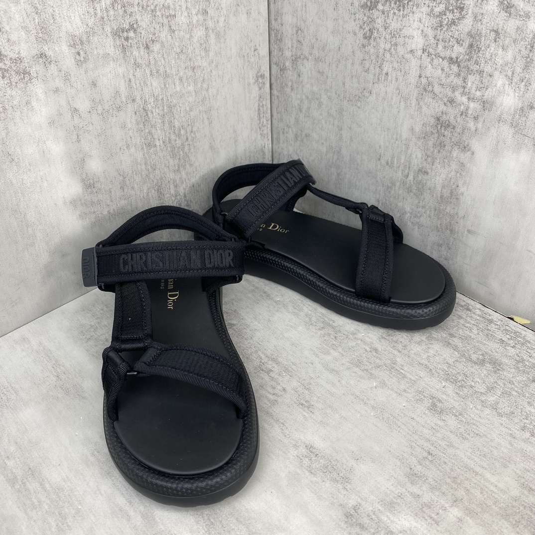Dior 新款上架 Dior迪奥 24ss 最新火爆凉鞋 升级魔术贴凉拖鞋 鞋面 牛皮/ 电绣 羊皮里 d五金扣 开模TPU大底