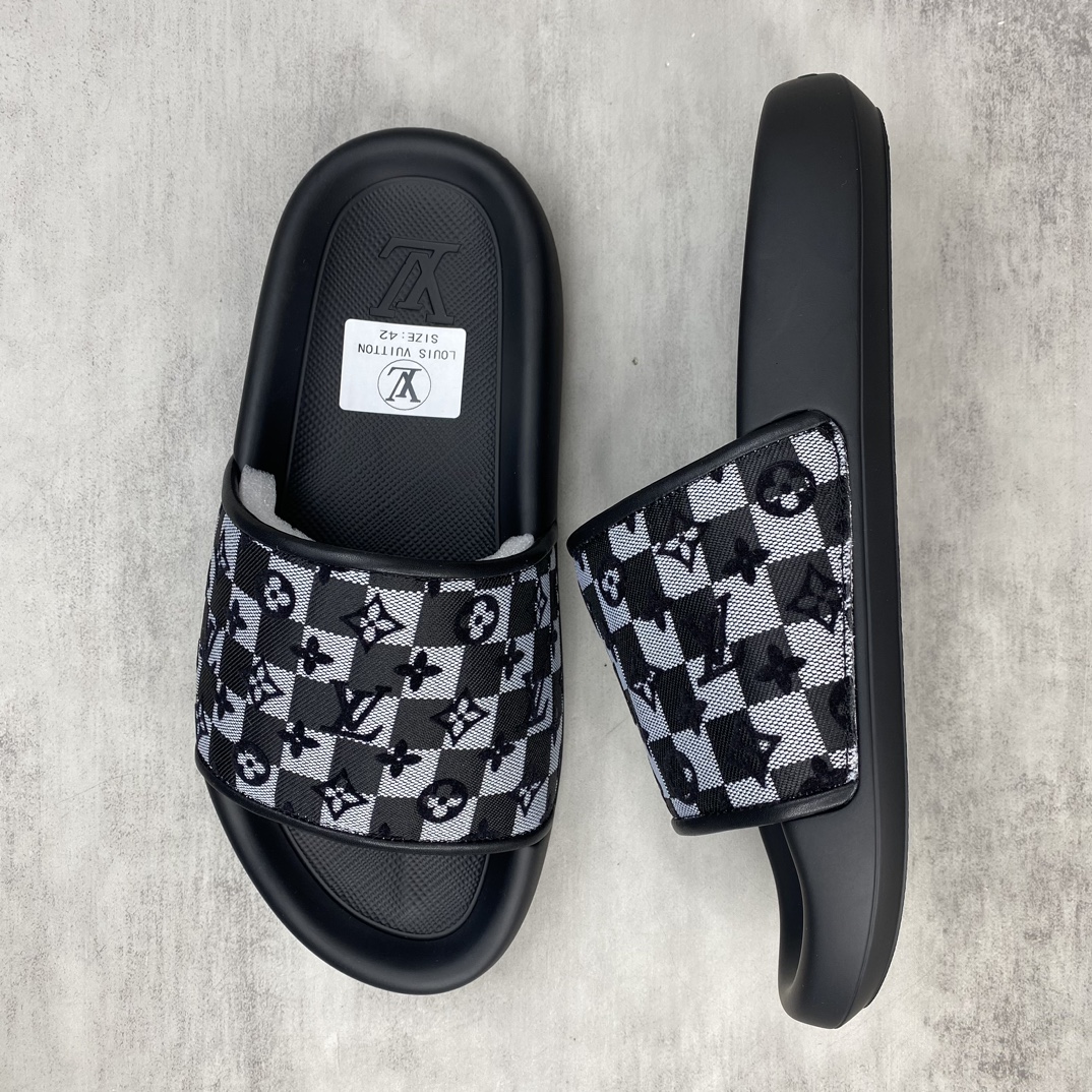 Louis Vuitton 新款上架 LOUI* VUITTO* 24ss lv标压花沙滩拖鞋 全网火爆 独家模具开发 男款38-45
