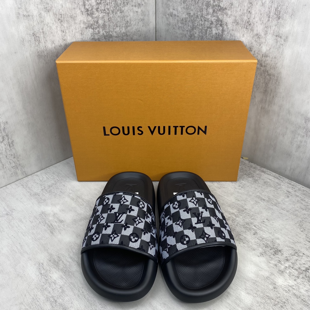 Louis Vuitton 新款上架 LOUI* VUITTO* 24ss lv标压花沙滩拖鞋 全网火爆 独家模具开发 男款38-45
