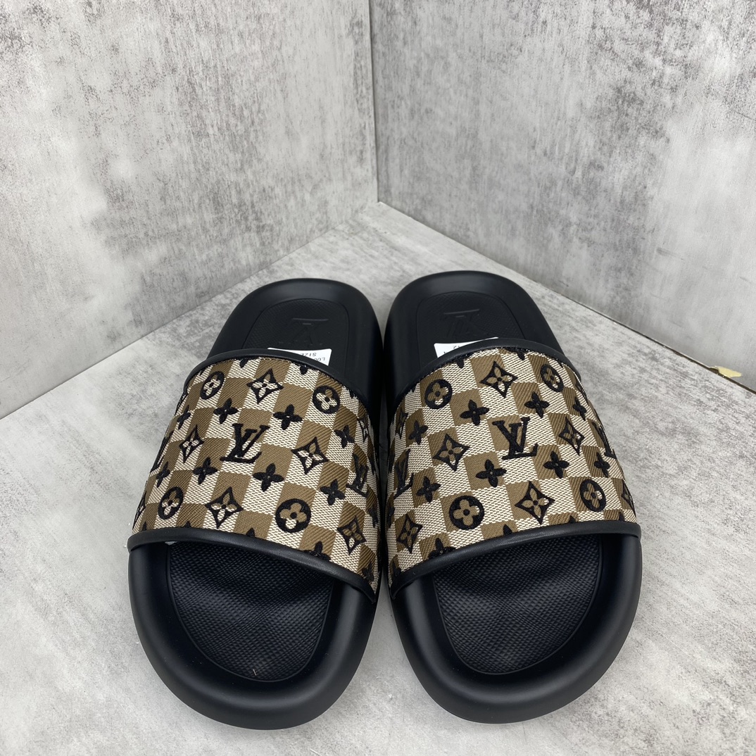 Louis Vuitton 新款上架 LOUI* VUITTO* 24ss lv标压花沙滩拖鞋 全网火爆 独家模具开发 男款38-45