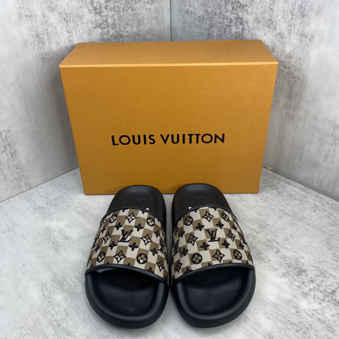 Louis Vuitton 新款上架 LOUI* VUITTO* 24ss lv标压花沙滩拖鞋 全网火爆 独家模具开发 男款38-45