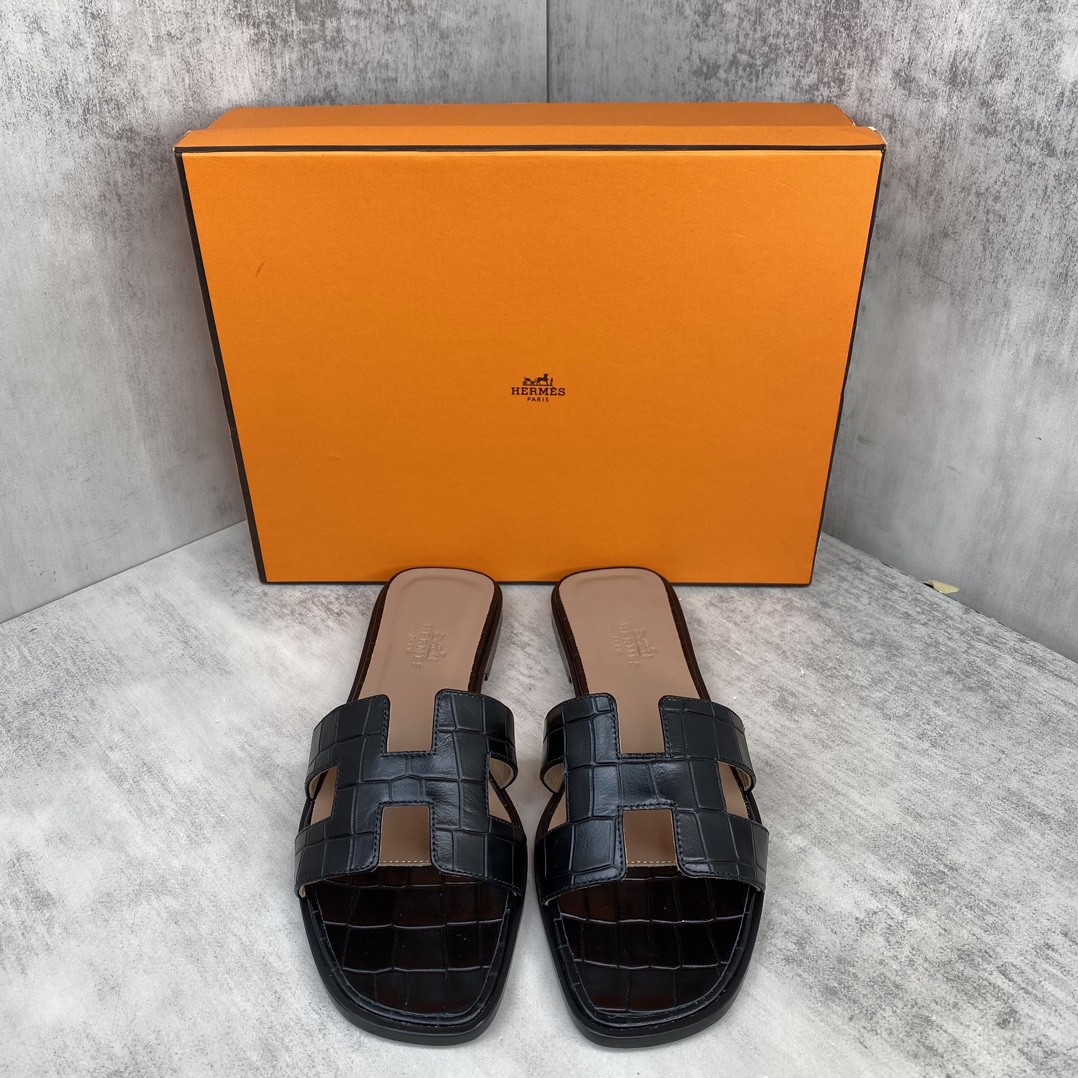 Hermès 新款上架 爱马仕 H人字拖 女拖鞋 款式 传久 经得起考验