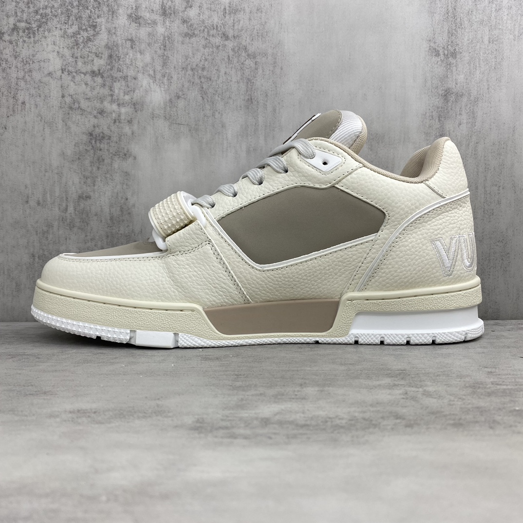 Louis Vuitton 新款上架 2084 Louis*Vuitto* LV Trainer 最新款 大底和面料私模 绝对下血本费心思的一款鞋子 自Vifgil到来之后而设计的这一系列 每一季度都深受众多粉丝的青睐 TPU 大底 包装