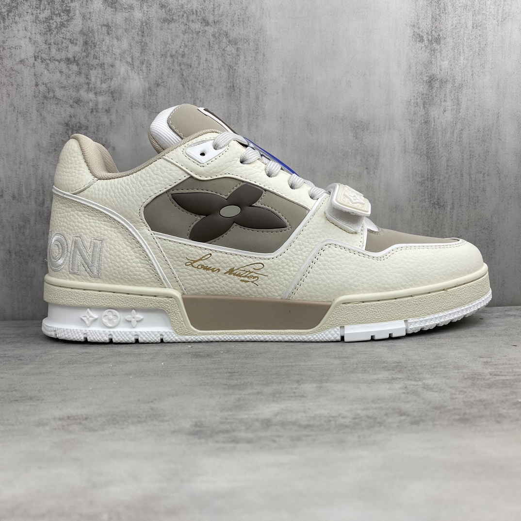 Louis Vuitton 新款上架 2084 Louis*Vuitto* LV Trainer 最新款 大底和面料私模 绝对下血本费心思的一款鞋子 自Vifgil到来之后而设计的这一系列 每一季度都深受众多粉丝的青睐 TPU 大底 包装