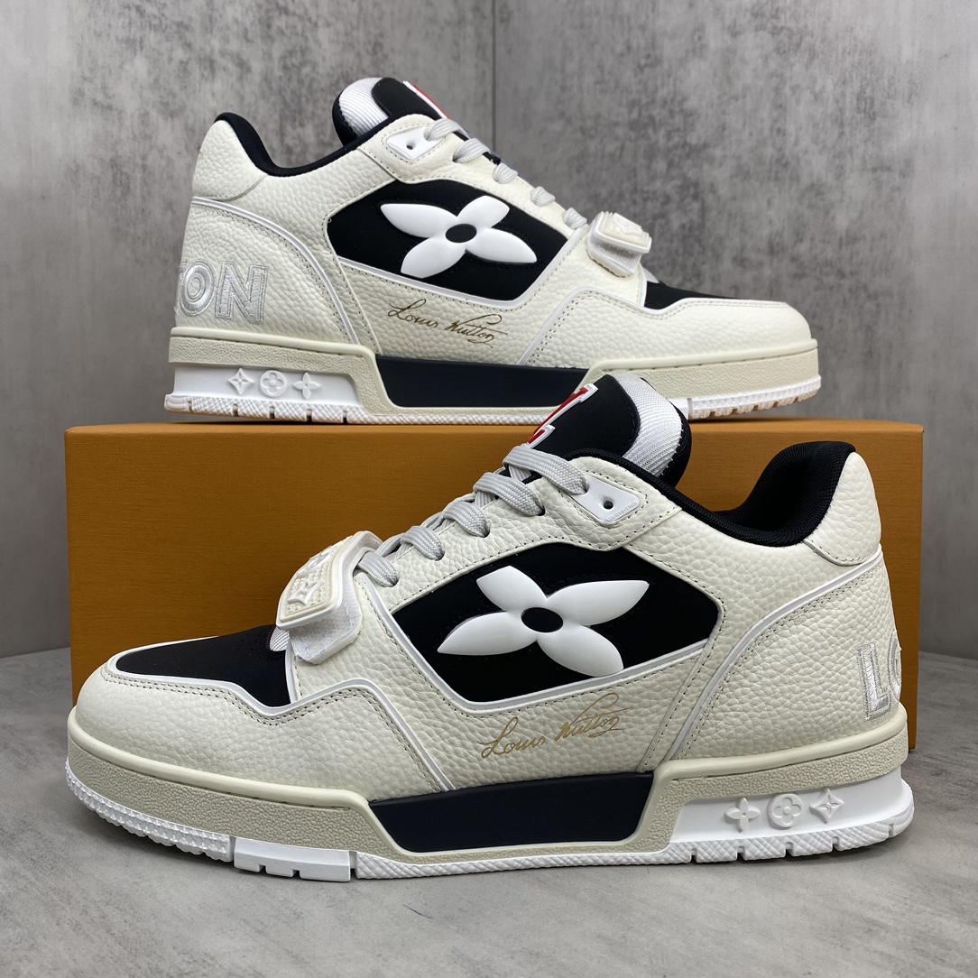 Louis Vuitton 新款上架 2084 Louis*Vuitto* LV Trainer 最新款 大底和面料私模 绝对下血本费心思的一款鞋子 自Vifgil到来之后而设计的这一系列 每一季度都深受众多粉丝的青睐 TPU 大底 包装