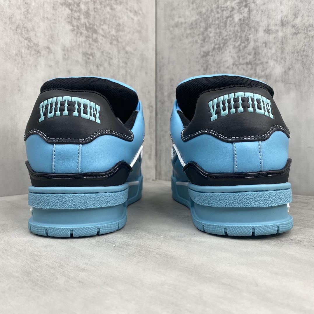Louis Vuitton 新款上架 2084 Louis*Vuitto* LV Trainer 最新款 大底和面料私模 绝对下血本费心思的一款鞋子 自Vifgil到来之后而设计的这一系列 每一季度都深受众多粉丝的青睐 TPU 大底 包装