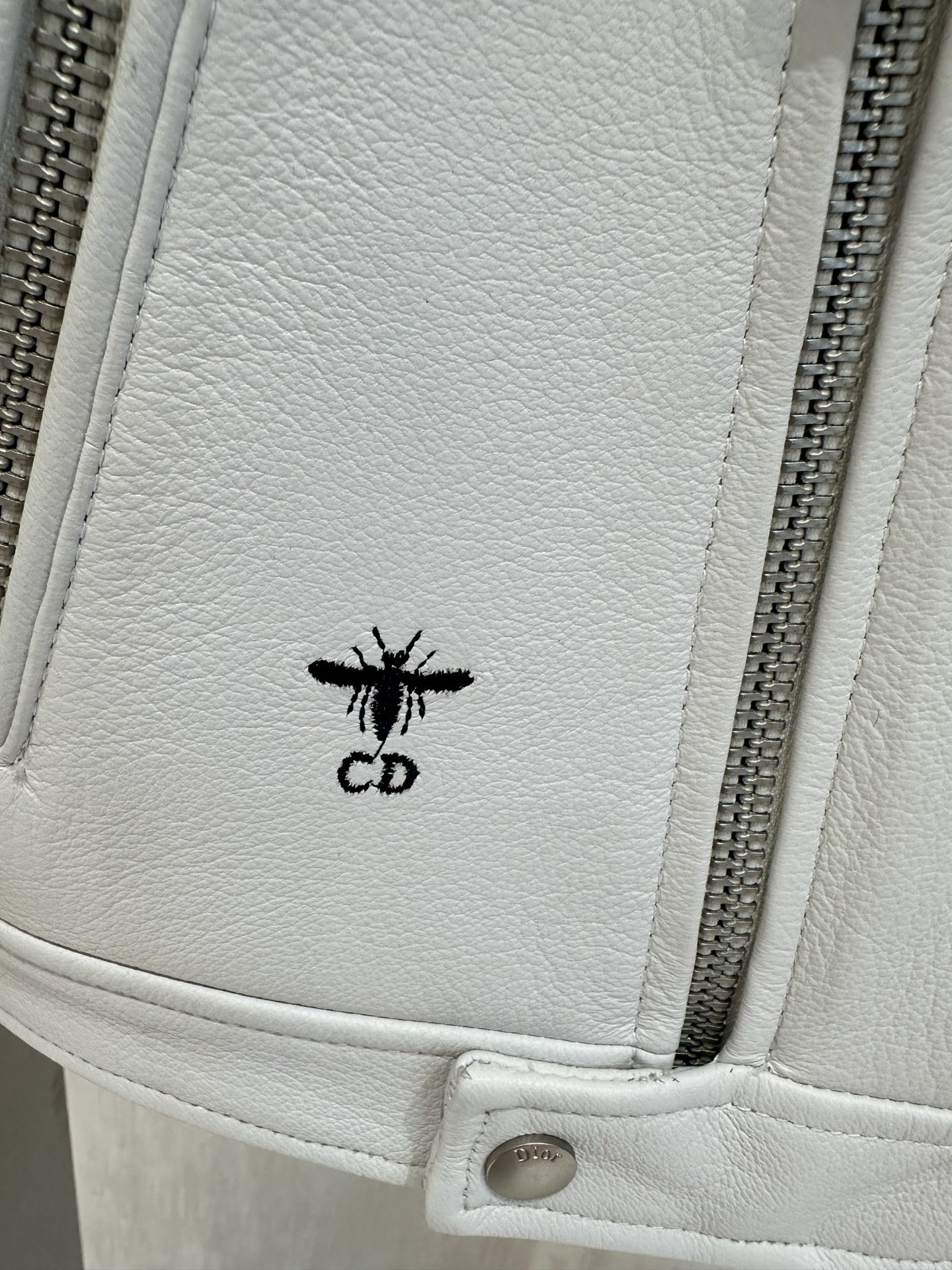 Dior White Lambskin Leather Jacket with Heart Manor Print 8 i1745617299404 9447 0 6