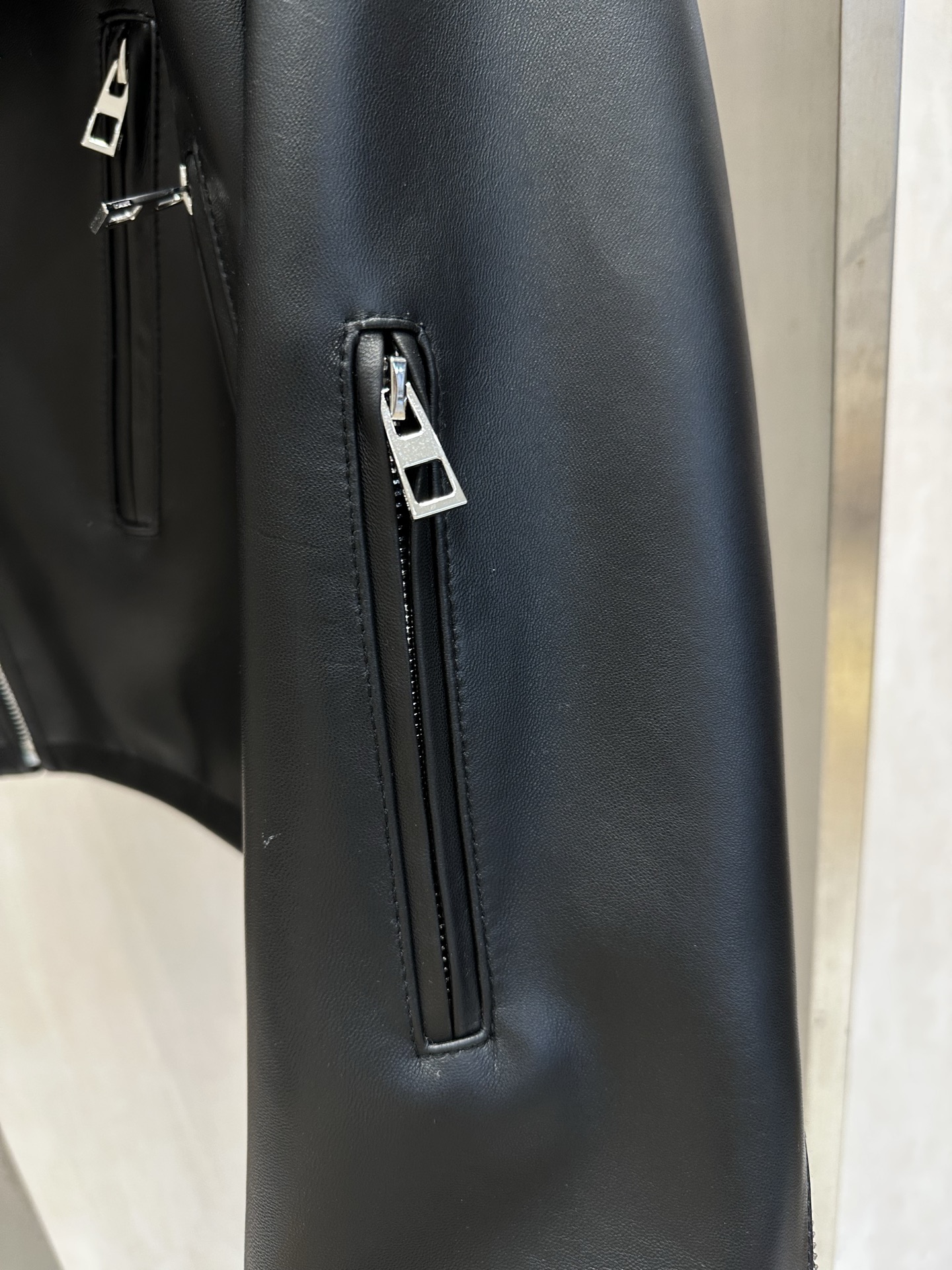 Loewe Leather and Wool Collar Biker Jacket - Chic & Edgy Outerwear 7 i1746631589715 5722 0 5