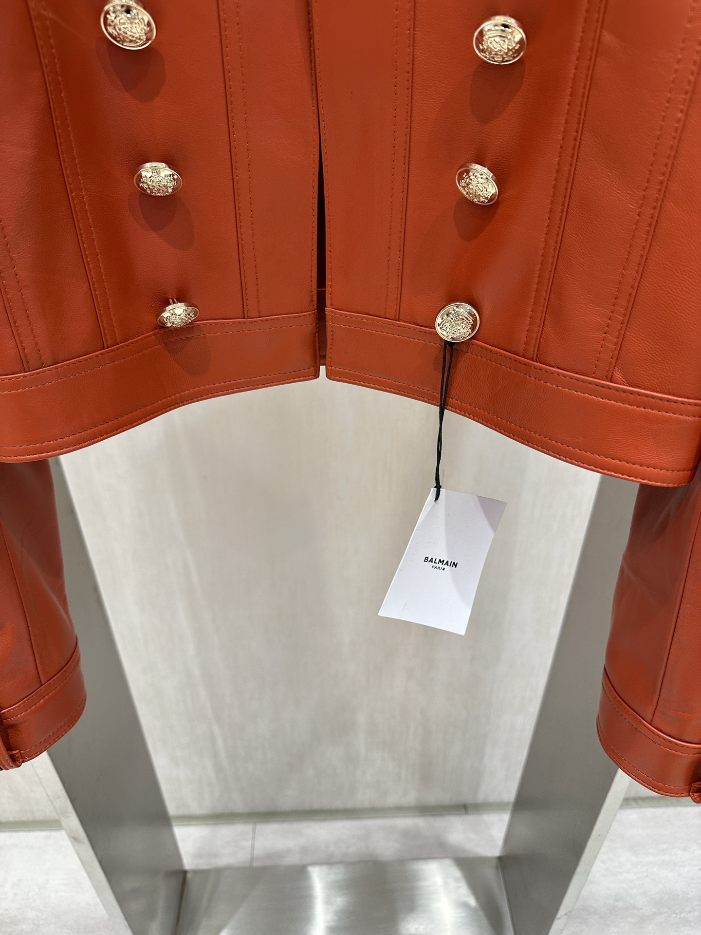 Ba*main Balman Double-Button Short Coat in Soft Skin with Customization Options - 图片 8