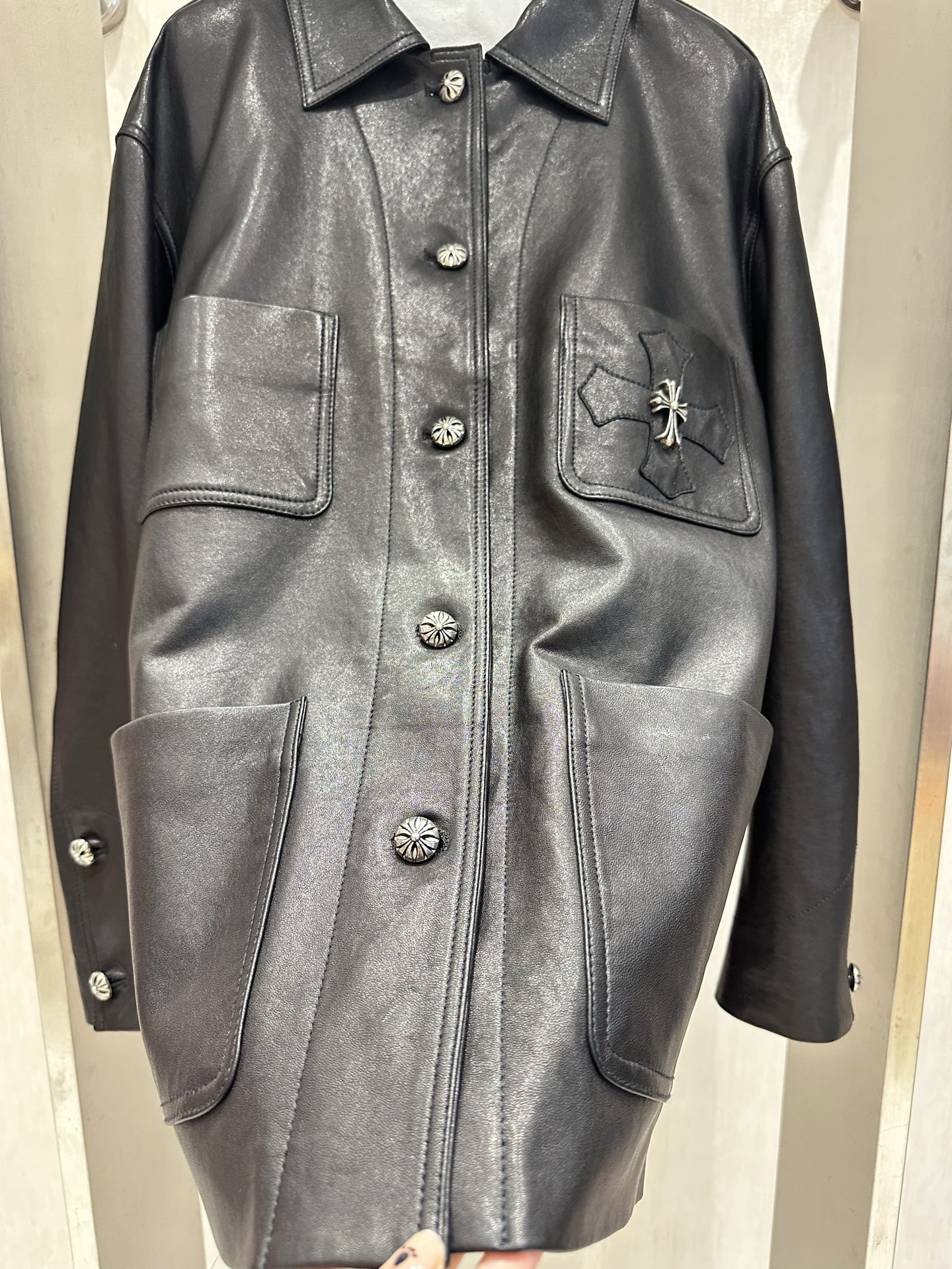 High-Quality Sheepskin Leather Coat in Monochrome, Tailor-Made Design, Latest Release - 图片 5