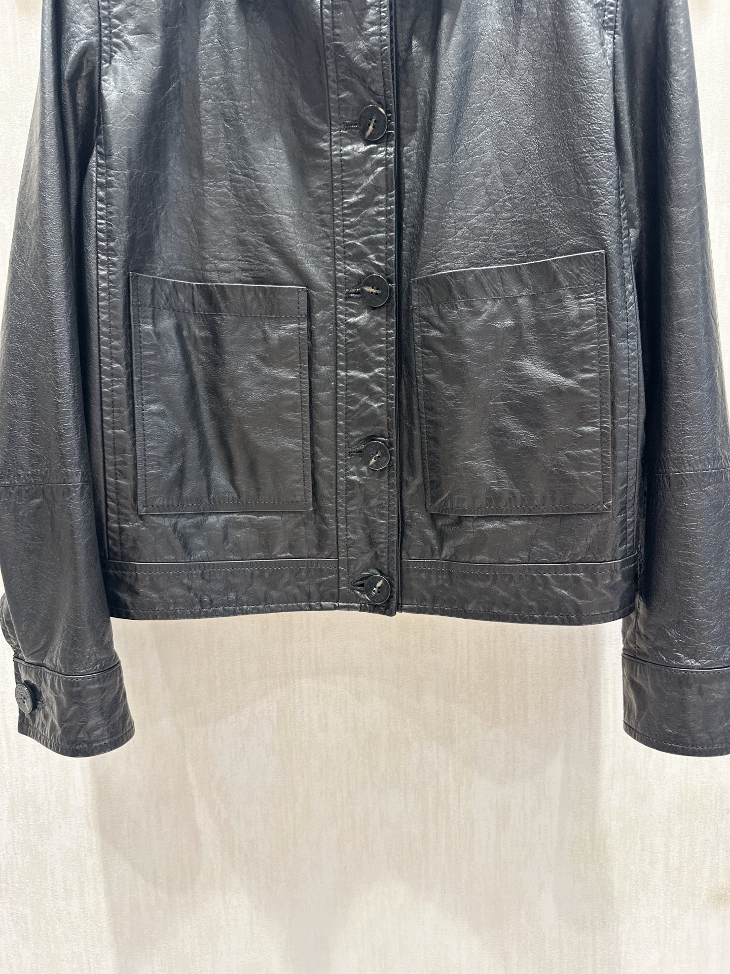 Elegant Leather Jacket: Embrace Autumn/Winter Style with a Minimalist Design 6 i1757781509727 1945 0 4