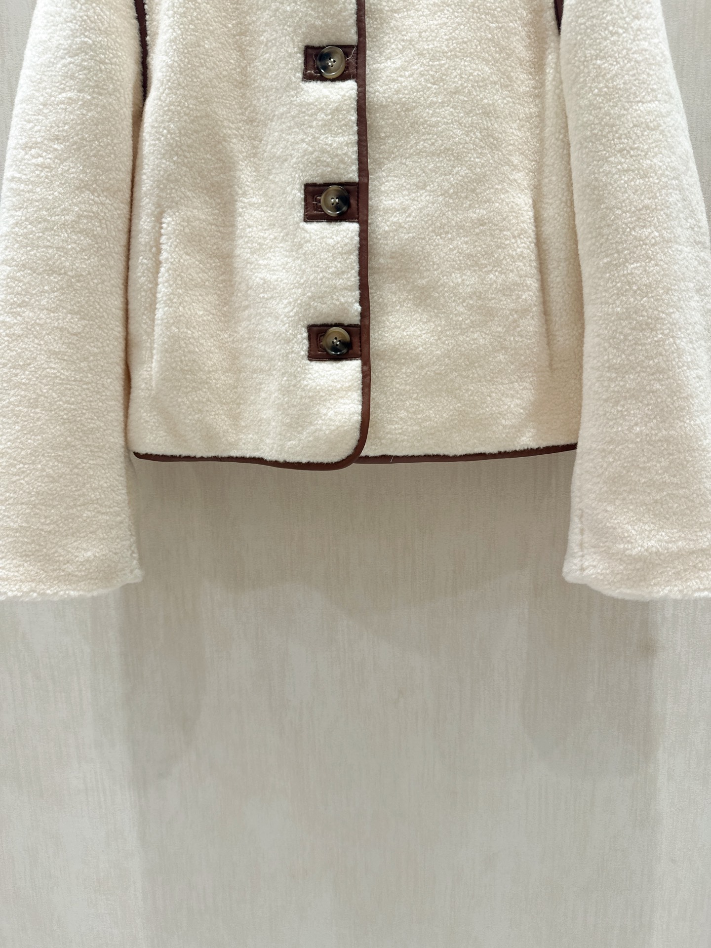 Loro Piana Button-Up Cashmere Jacket: Soft, Warm, and Exquisitely Detailed 5 i1758245976043 8623 0 3