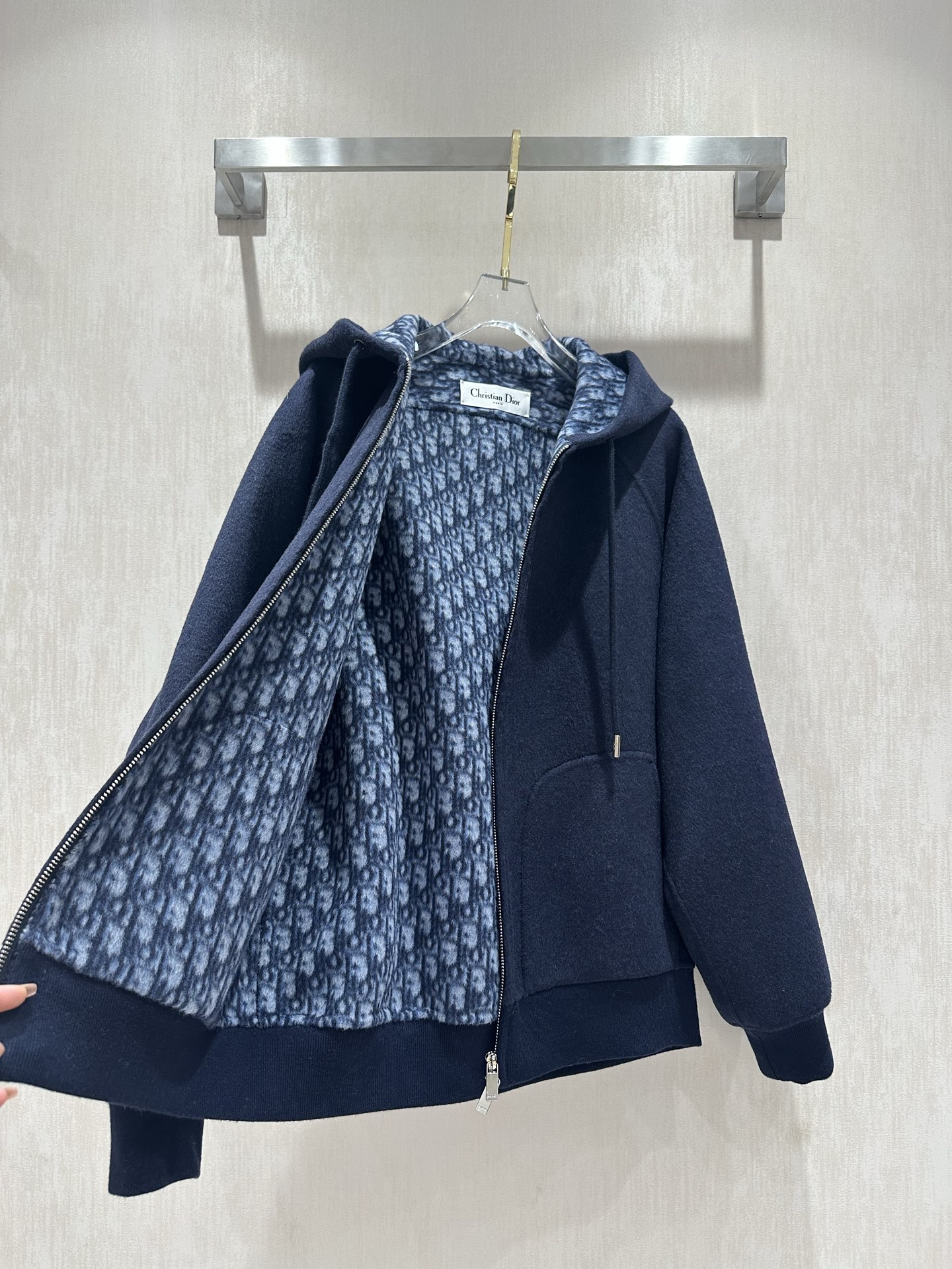 Dior Double-Sided Wool Coat with Logo Jacquard - Stylish & Luxurious 4 i1758358935147 4900 0 2