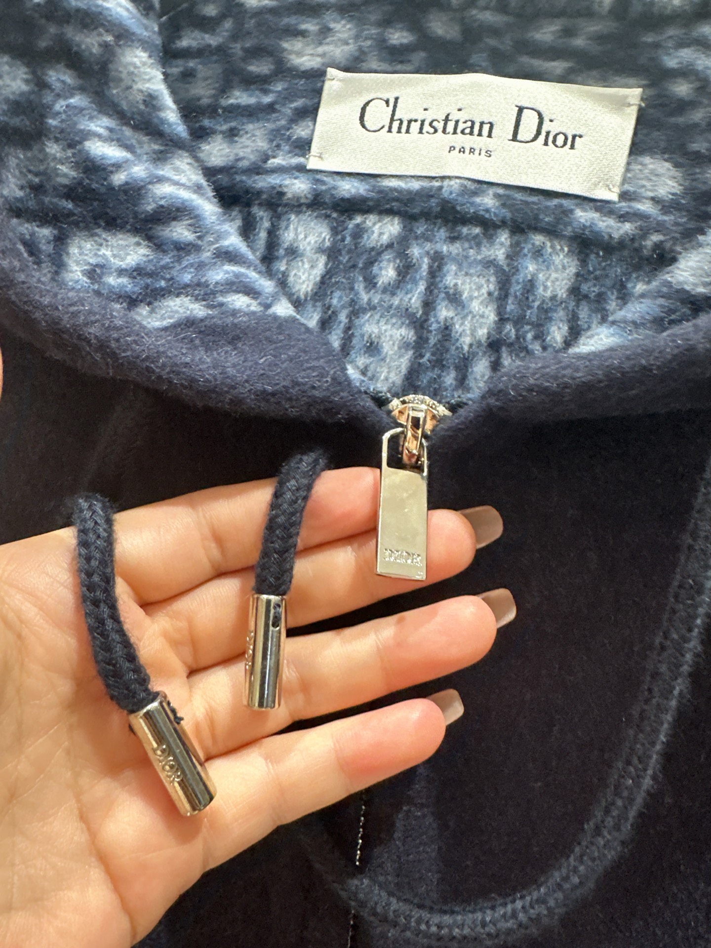 Dior Double-Sided Wool Coat with Logo Jacquard - Stylish & Luxurious 7 i1758358950207 1071 0 5