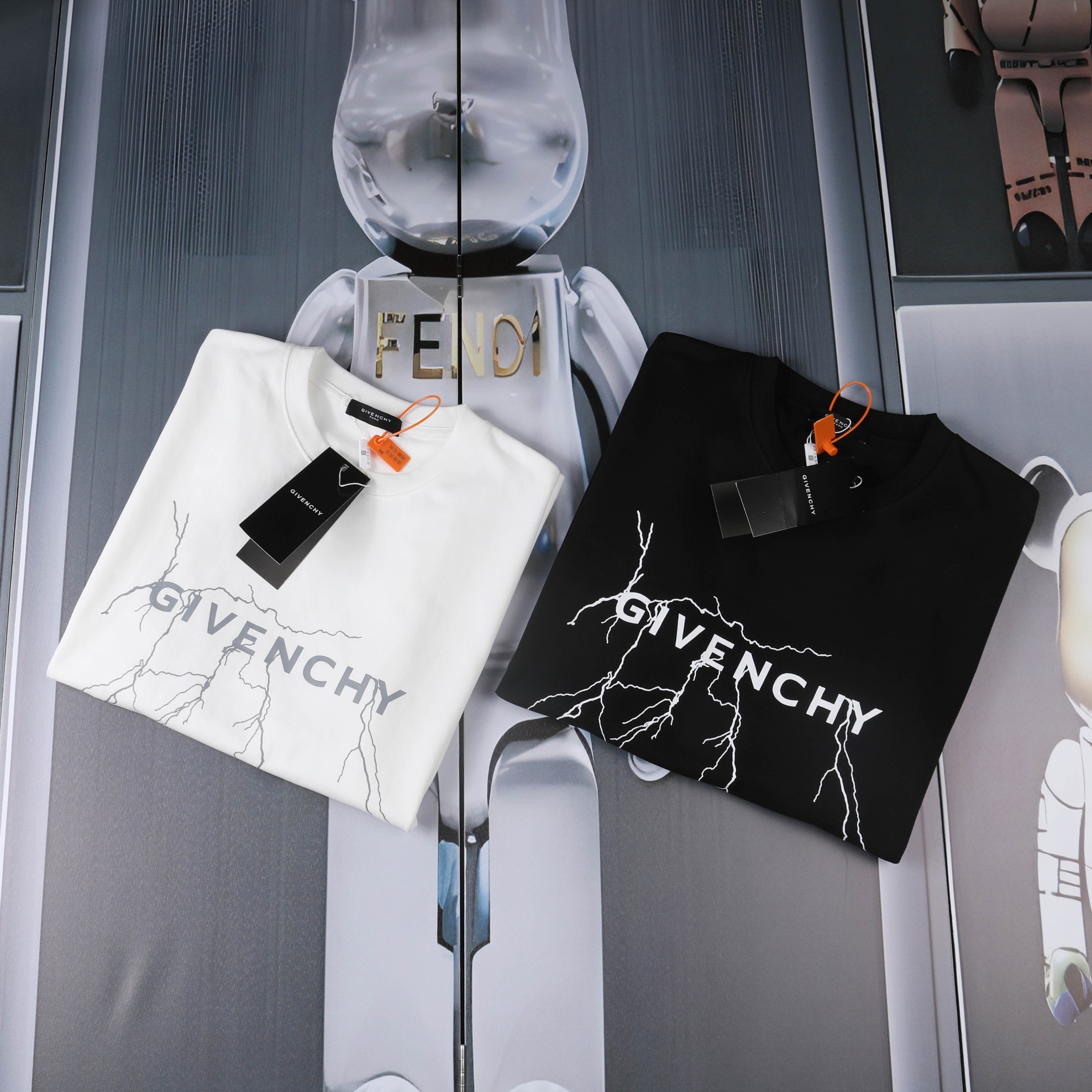 Givenchy Lightning Gradient Print Short Sleeve T-Shirt - Unisex Style 5 a1706470564865 6617
