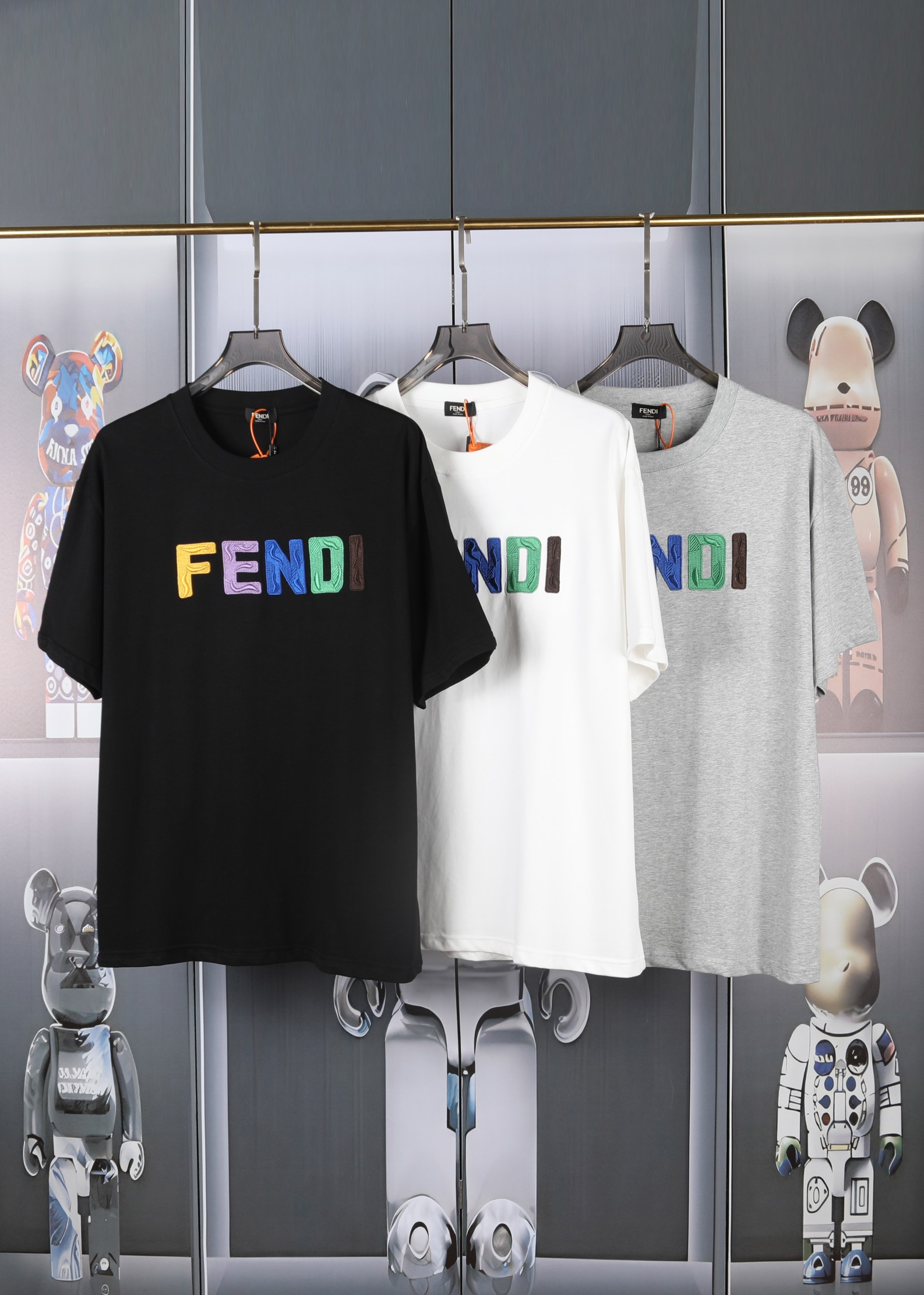 「Dw」 FENDI芬迪🔥春夏新款绣花休闲短袖.细节原版开模.前...