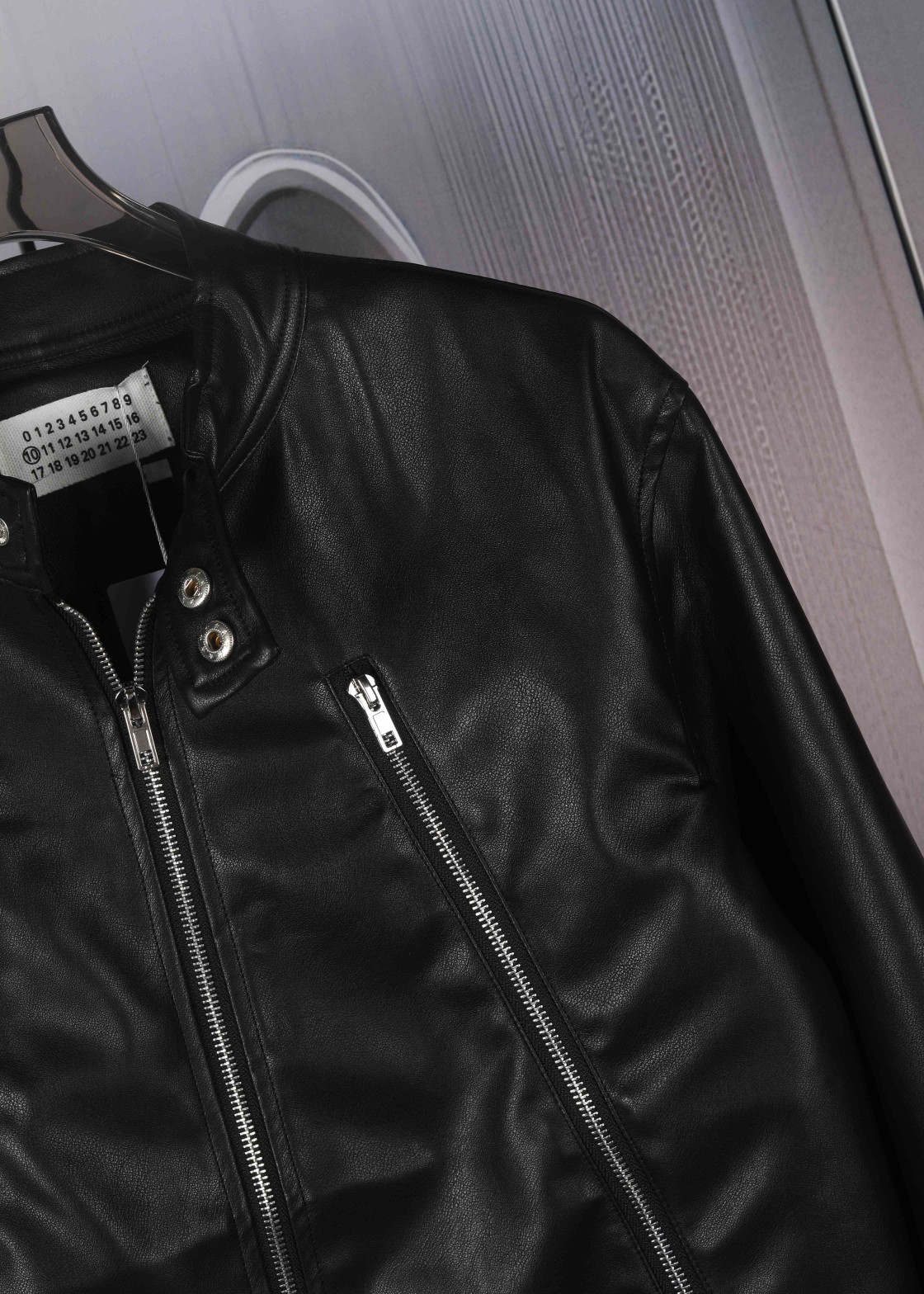 Maison Margiela MM6 Marguerite 24ss Leather Jacket in Black and Dark Gray - 图片 5