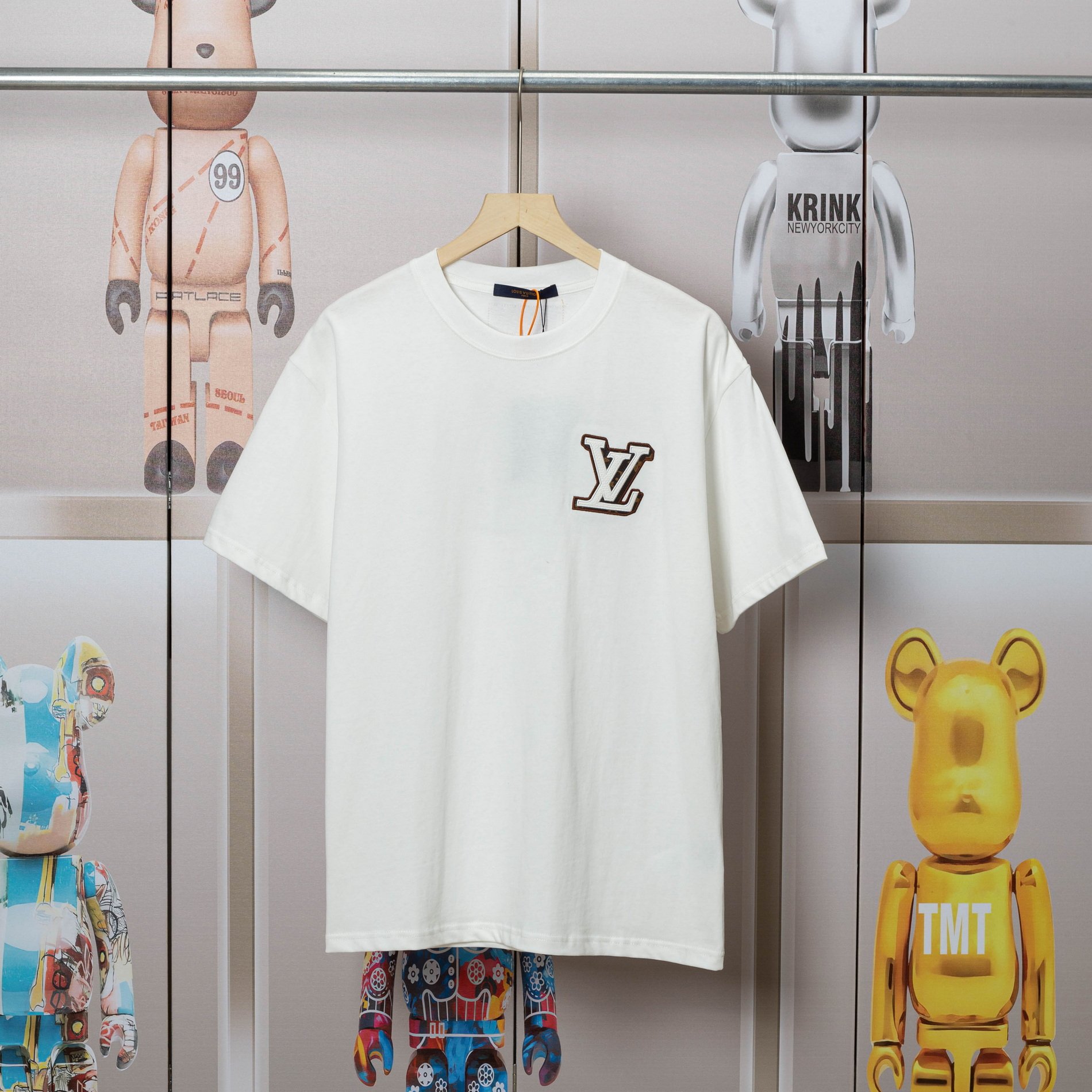 「Dw」 LV路易2024ss真皮刺绣新款短袖 ，高品质🔥重磅双纱2...