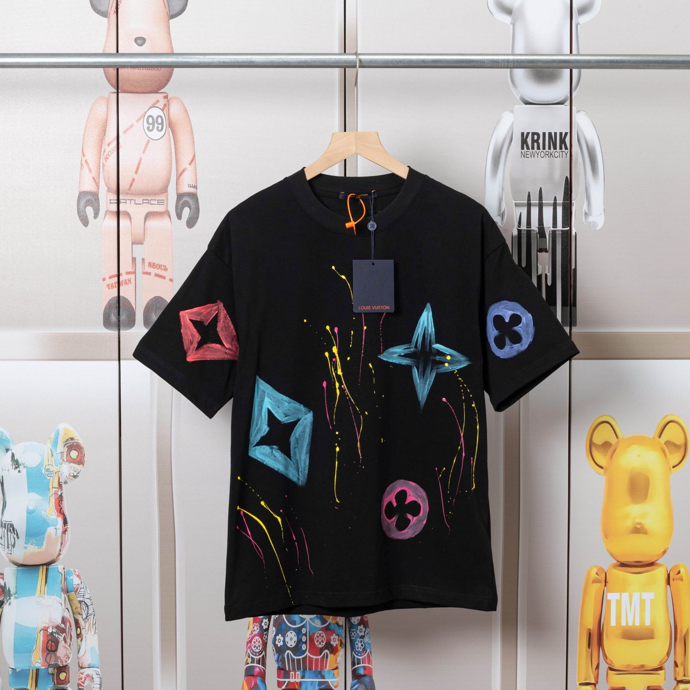 「Dw」 LV路易手绘图鸦新款短袖 ，高品质🔥尼龙滑爽纯棉...