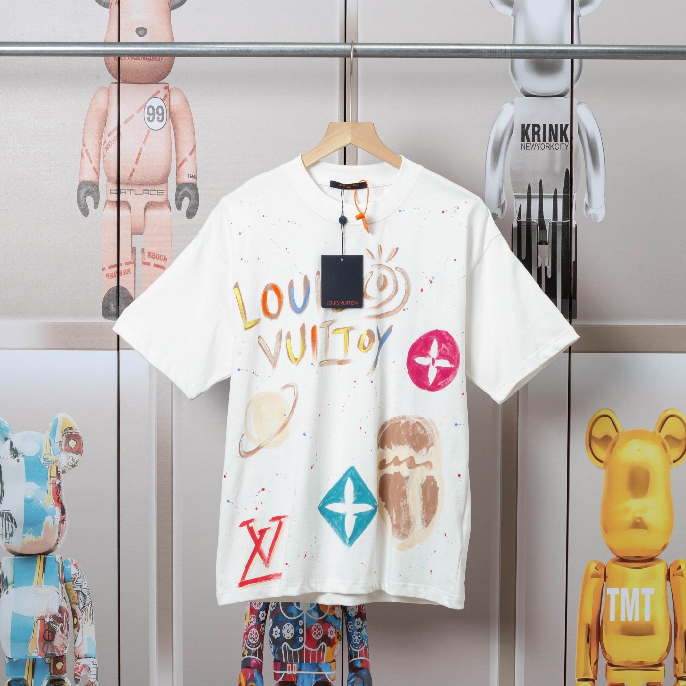 「Dw」 LV路易手绘图鸦新款短袖 ，高品质🔥尼龙滑爽纯棉...