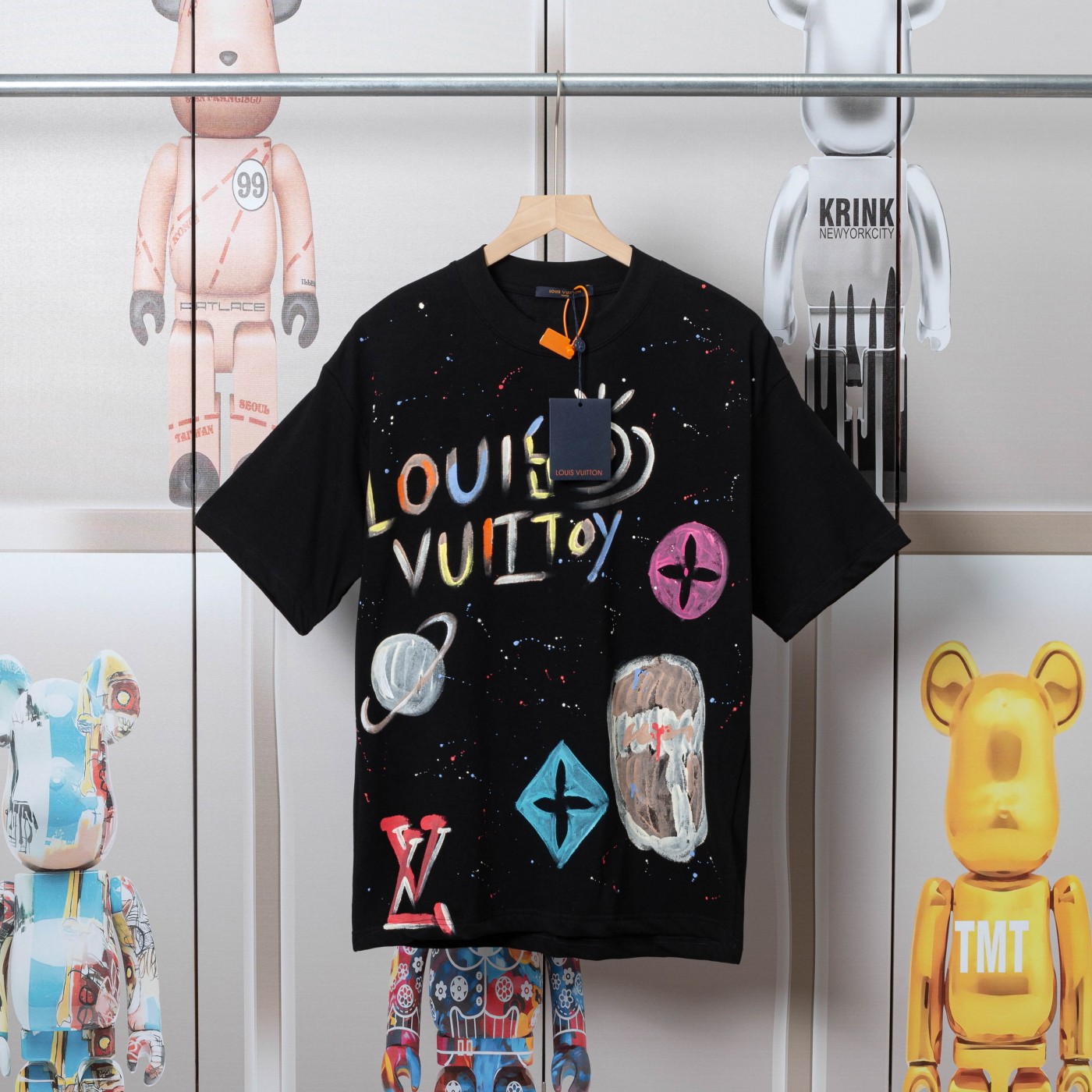 「Dw」 LV路易手绘图鸦新款短袖 ，高品质🔥尼龙滑爽纯棉...