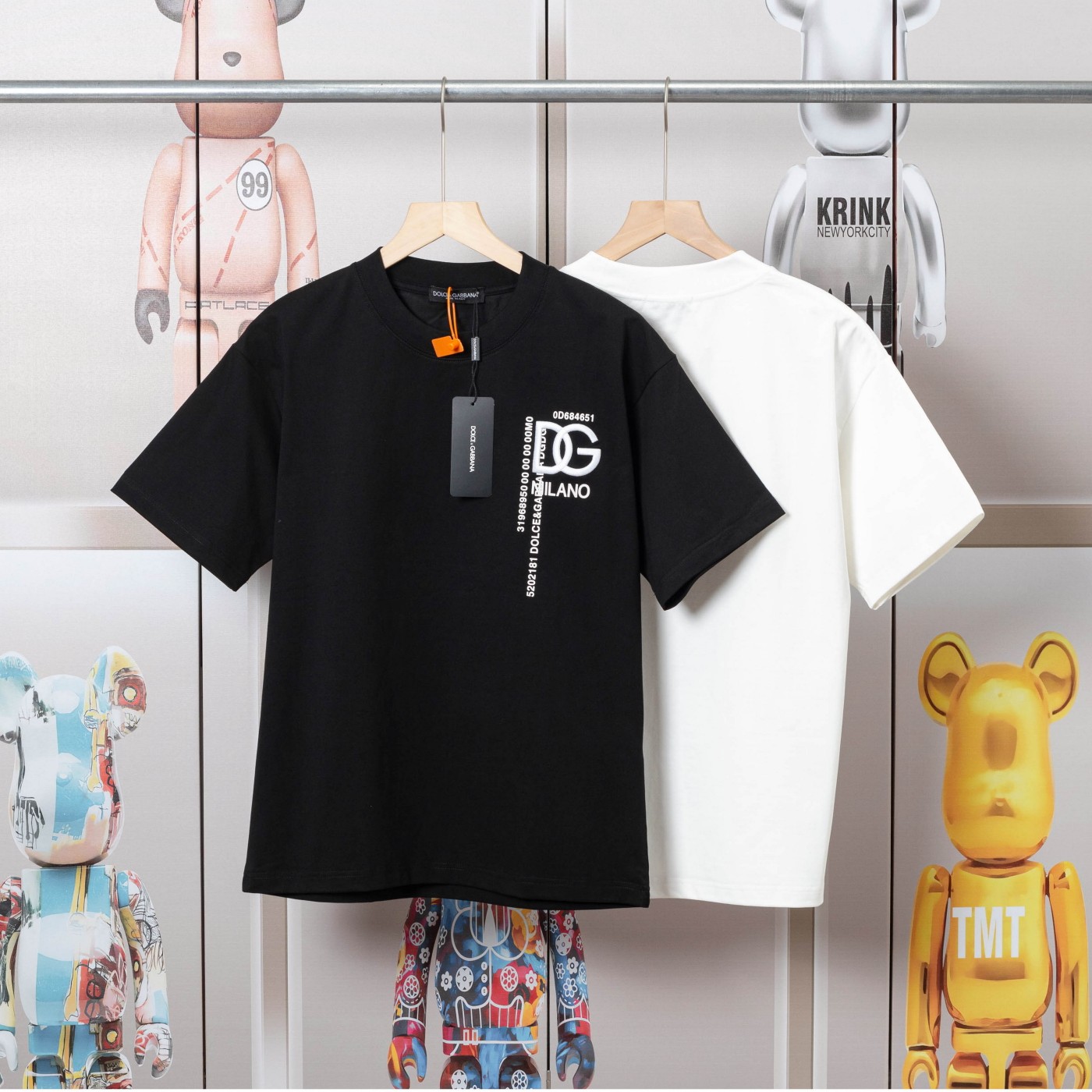 High-Quality Embroidered DG Short Sleeves in Black and White, Various Sizes Available - 图片 4
