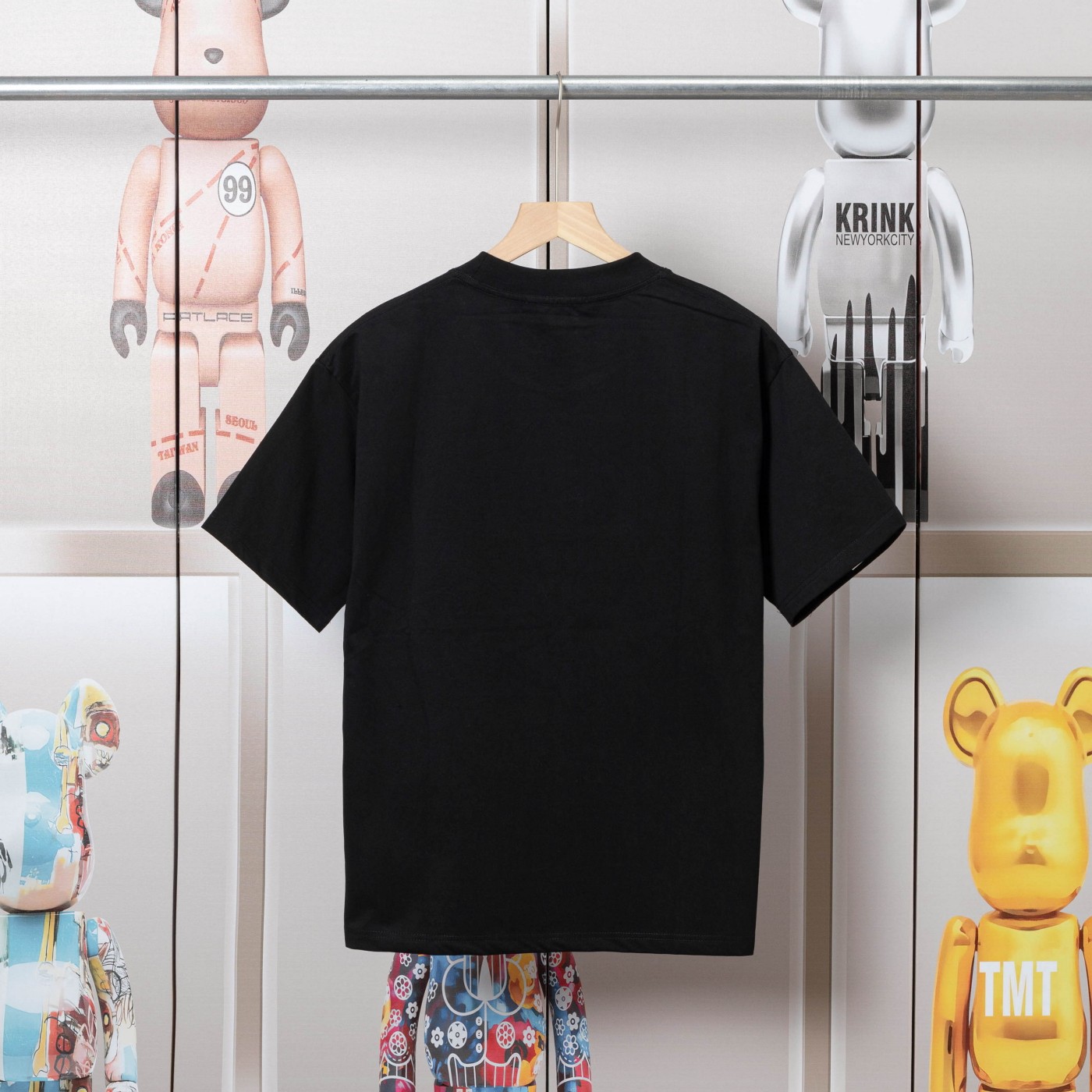 PRADA’s New Embroidered Short Sleeve Shirt: High-Quality Cotton with Unique Design - 图片 2