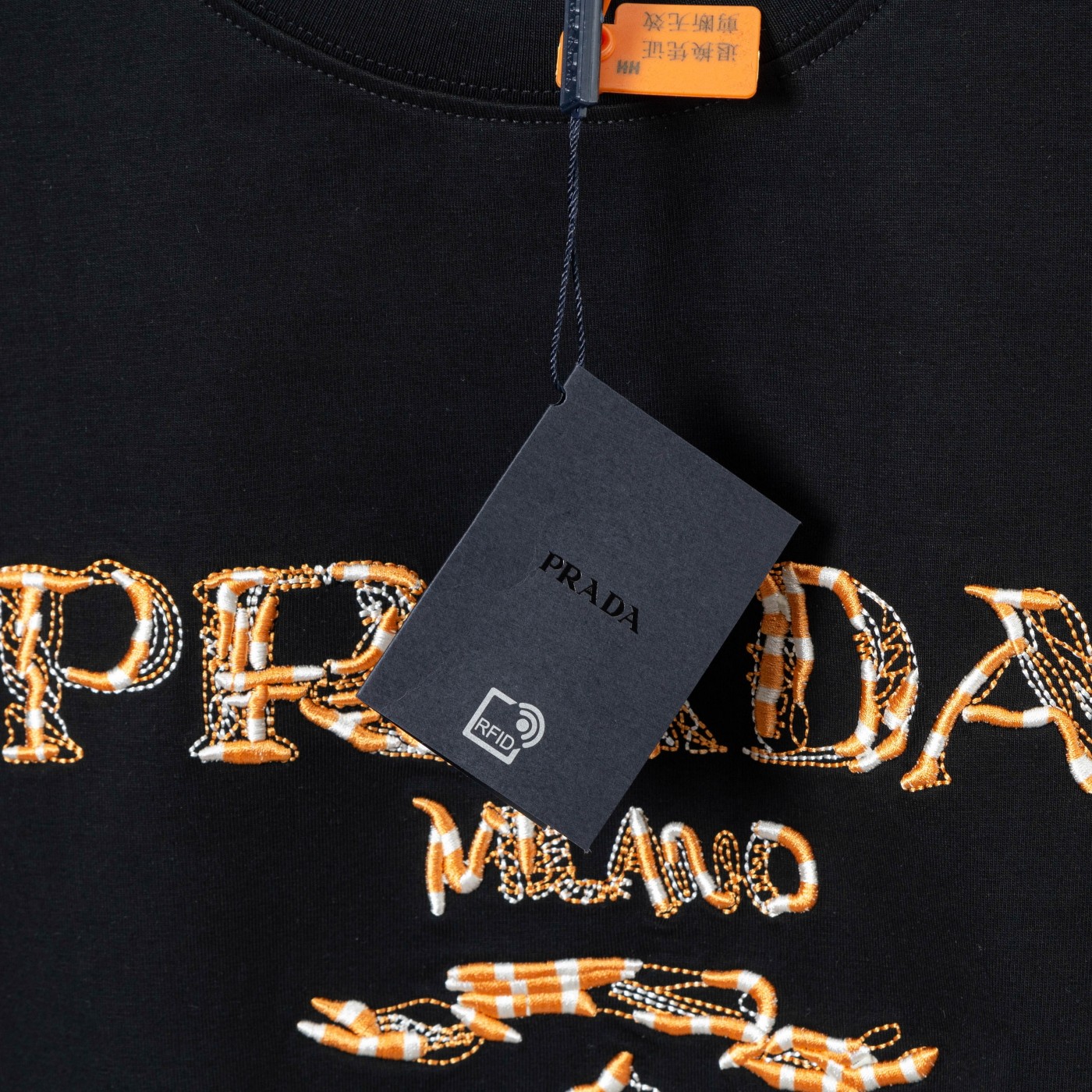 PRADA’s New Embroidered Short Sleeve Shirt: High-Quality Cotton with Unique Design - 图片 5