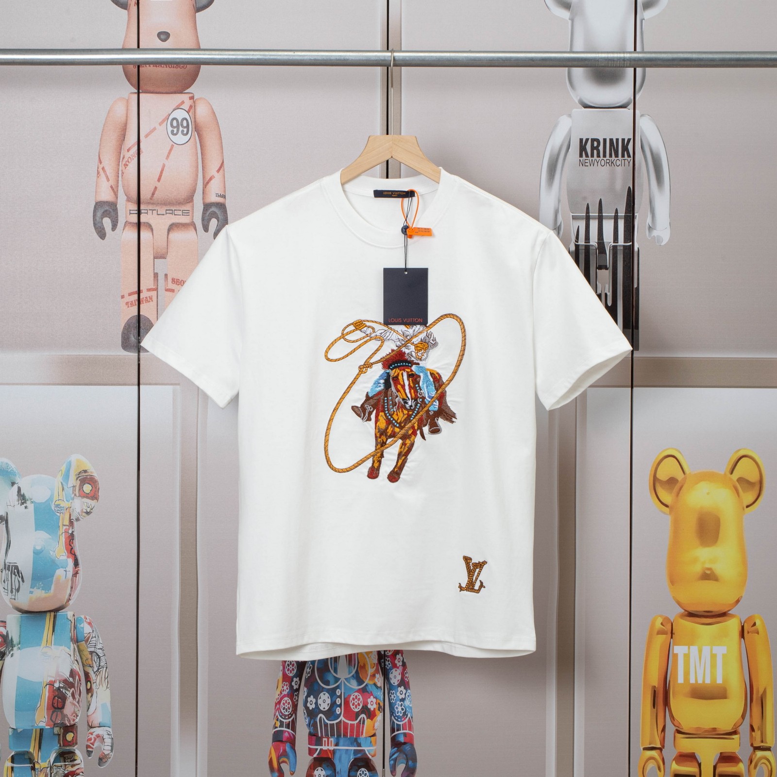 「Dw」 LV路易春夏新款前后幅绣花短袖 T恤，高品质🔥泥龙...