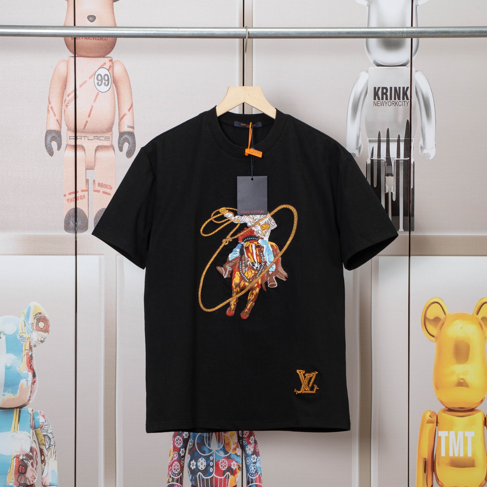 「Dw」 LV路易春夏新款前后幅绣花短袖 T恤，高品质🔥泥龙...