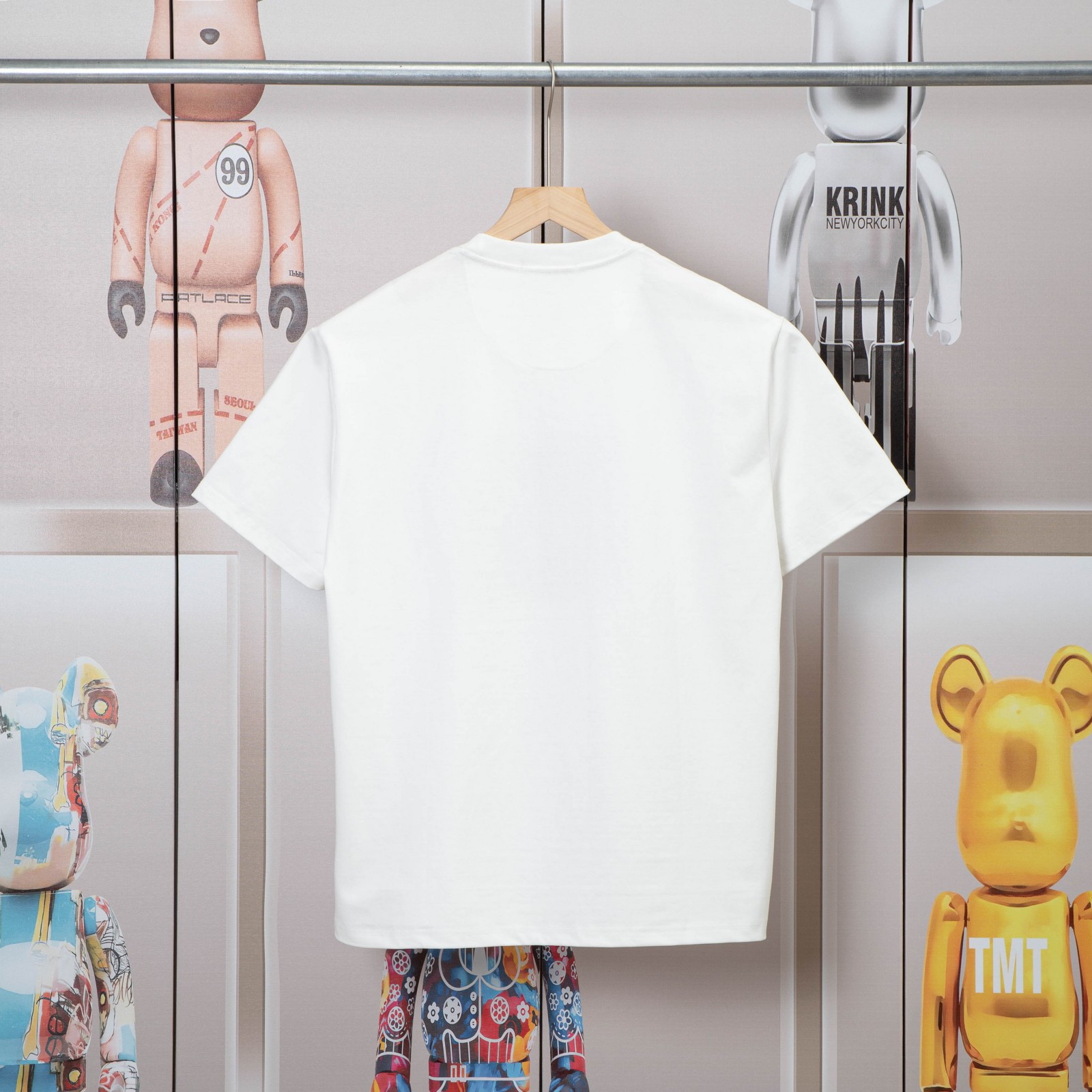 FENDI Embroidered Leisure Short Sleeve Shirt in Black, White, Khaki – F815 Collection. - 图片 2