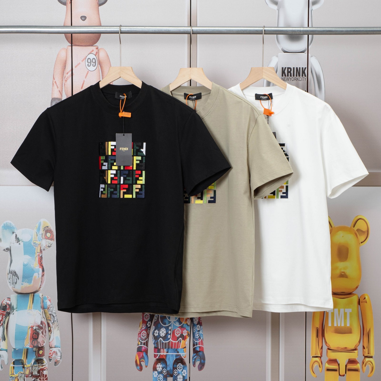 FENDI New Embroidery Leisure Short Sleeves in Black, White, Khaki (F815) - 图片 4