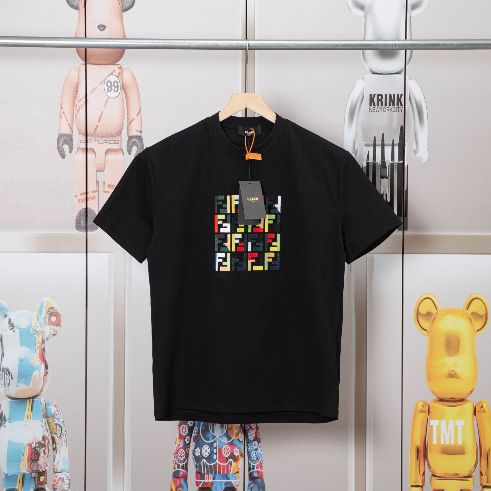 FENDI New Embroidery Leisure Short Sleeves in Black, White, Khaki (F815) - 图片 1