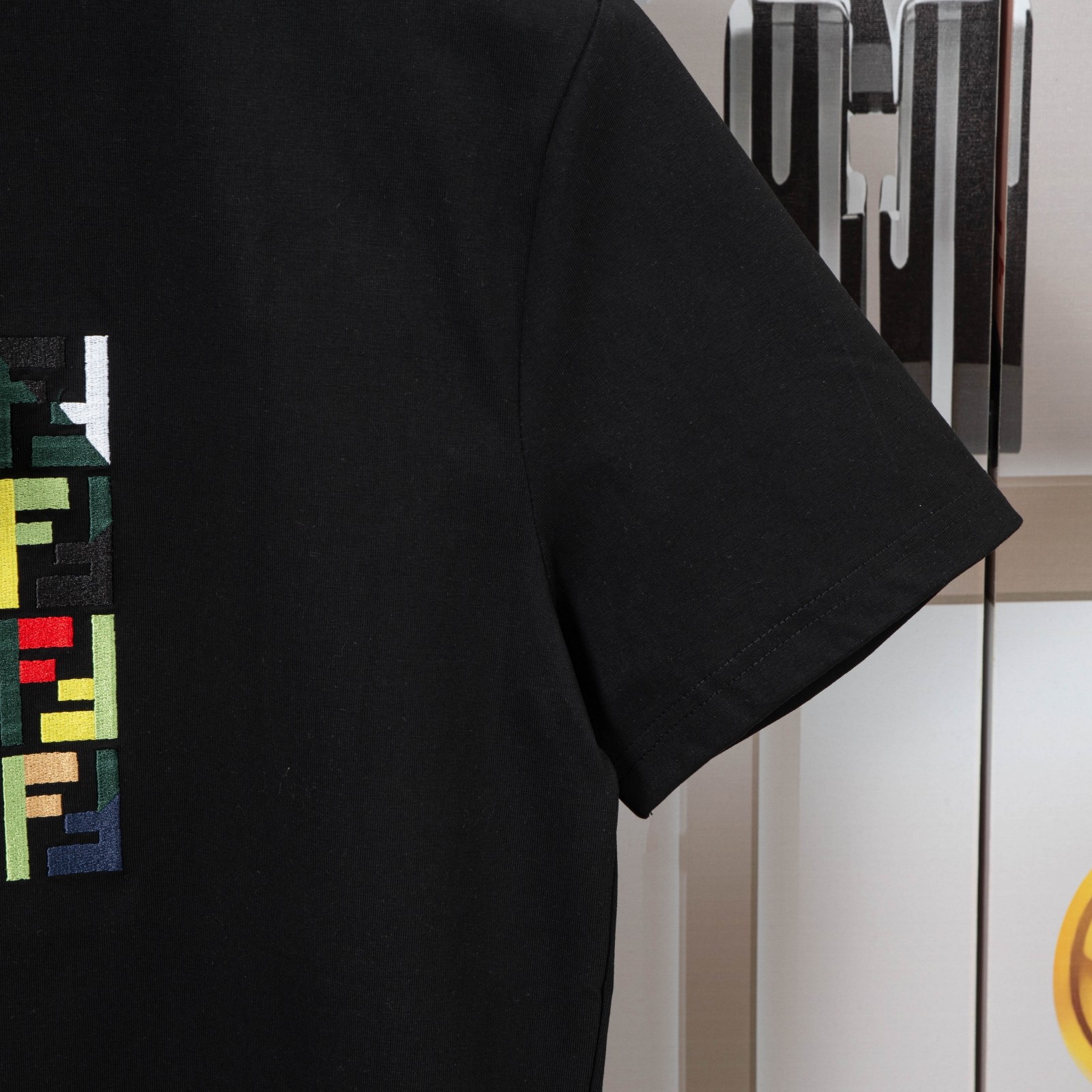 FENDI New Embroidery Leisure Short Sleeves in Black, White, Khaki (F815) - 图片 7