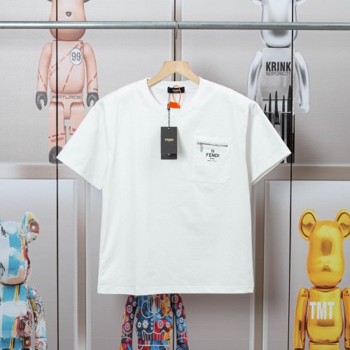 Fendi T-shirt met Zak en Rits - Stijlvol en Comfortabel, Diverse Kleuren 1 Fendi T-shirt met Zak en Rits - Stijlvol en Comfortabel, Diverse Kleuren
