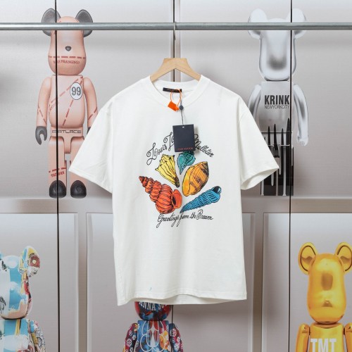 Louis Vuitton Men's Spring/Summer Seashell Print Short Sleeve T-Shirt 1 Louis Vuitton Men's Spring/Summer Seashell Print Short Sleeve T-Shirt