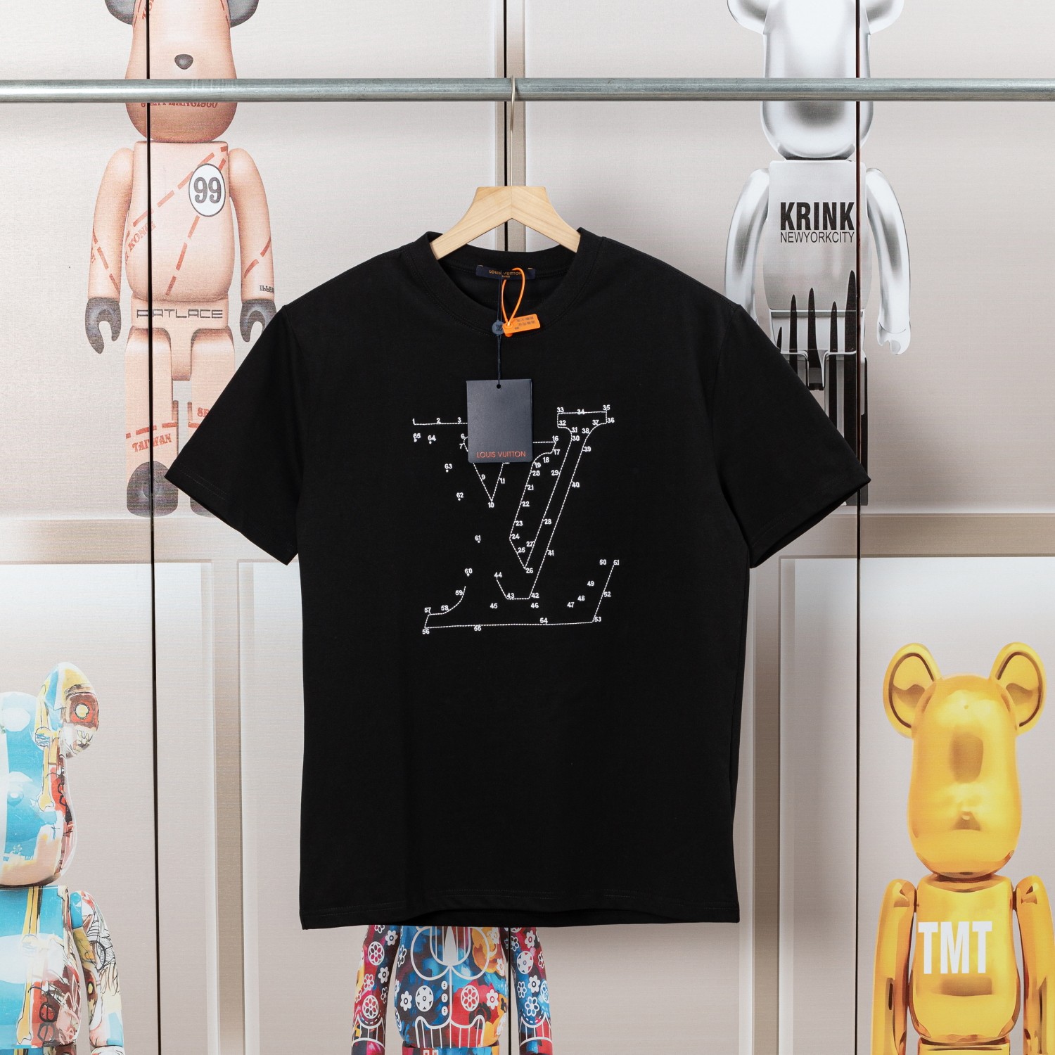 .00「D💓」 LV路易绣花新款短袖 ，高品质🔥尼龙滑爽纯棉...