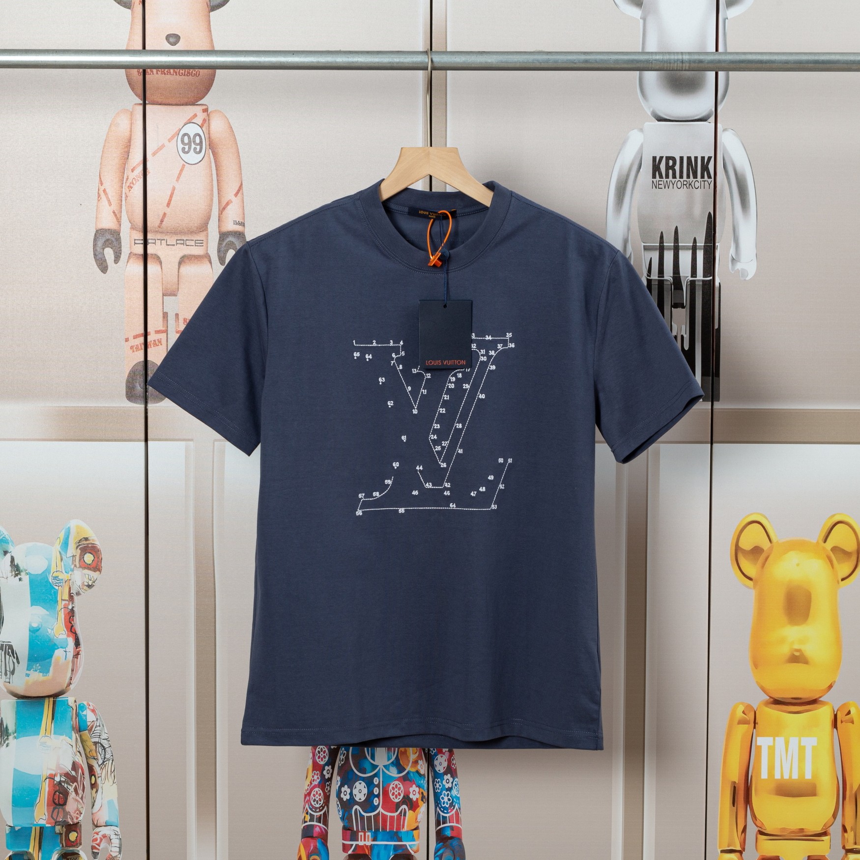 .00「D💓」 LV路易绣花新款短袖 ，高品质🔥尼龙滑爽纯棉...