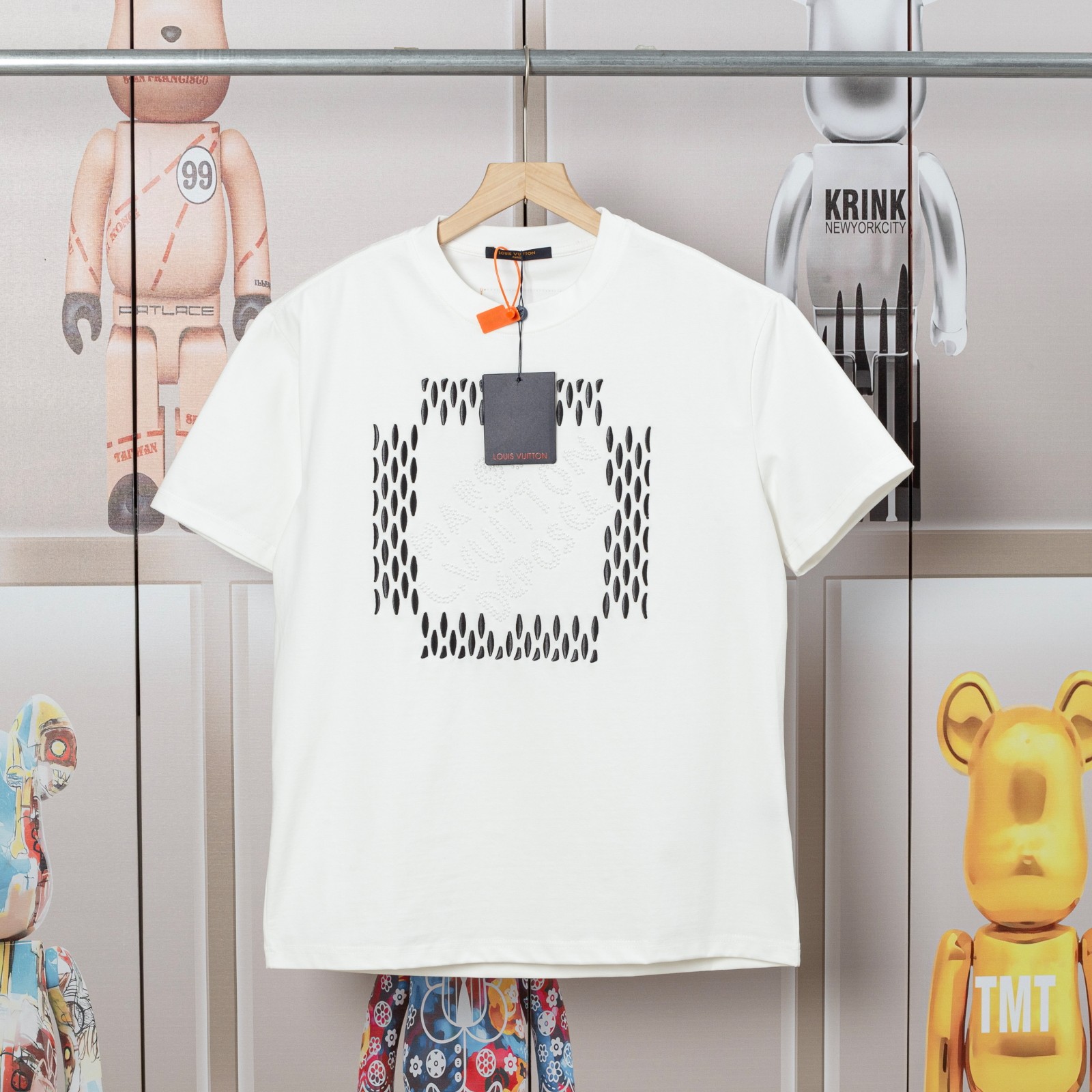 「Dw」 LV路易早春钉珠绣花新款短袖T恤，高品质🔥滑爽纯...