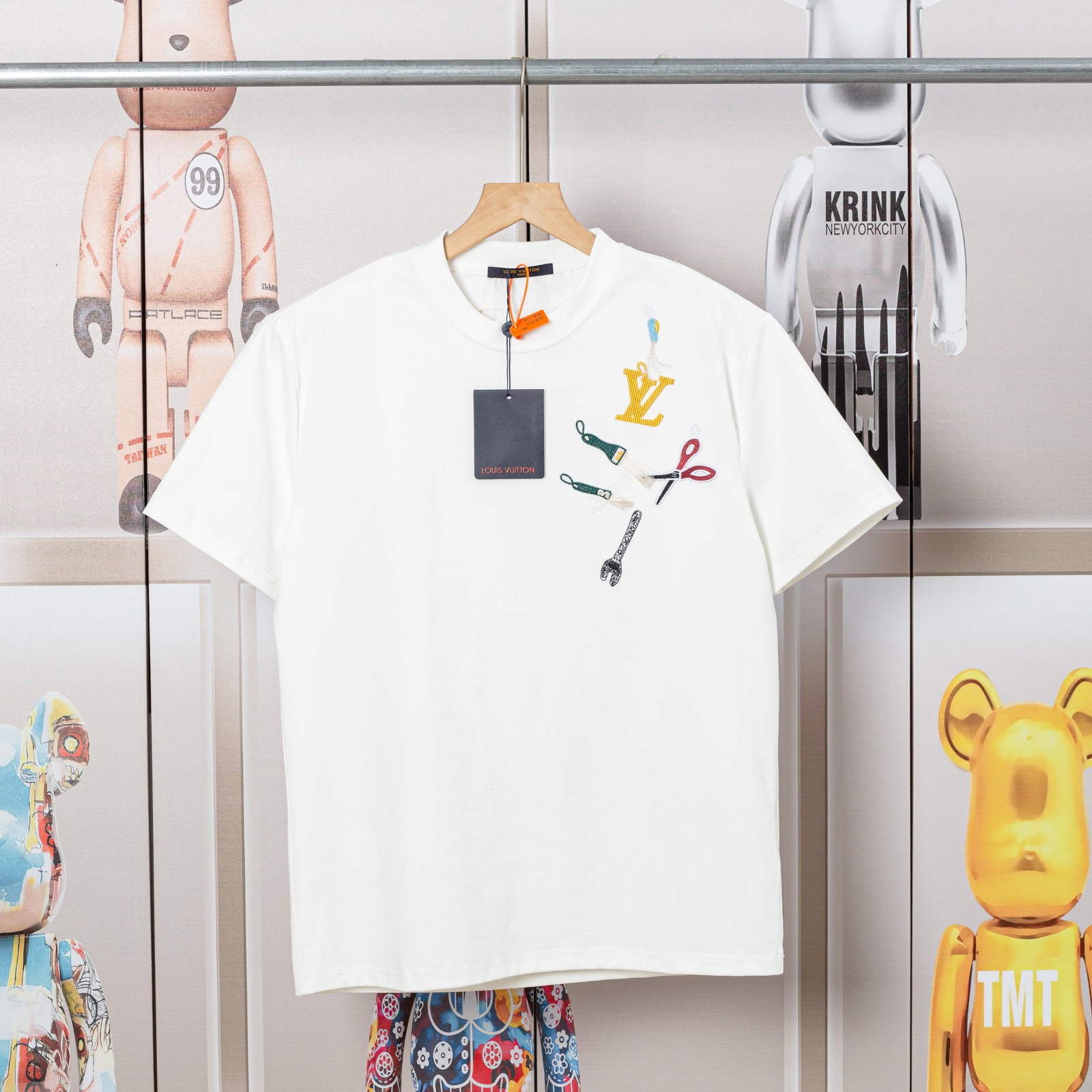 .00「D💓」 LV路易早春工具图案刺绣新款短袖T恤，高品质...