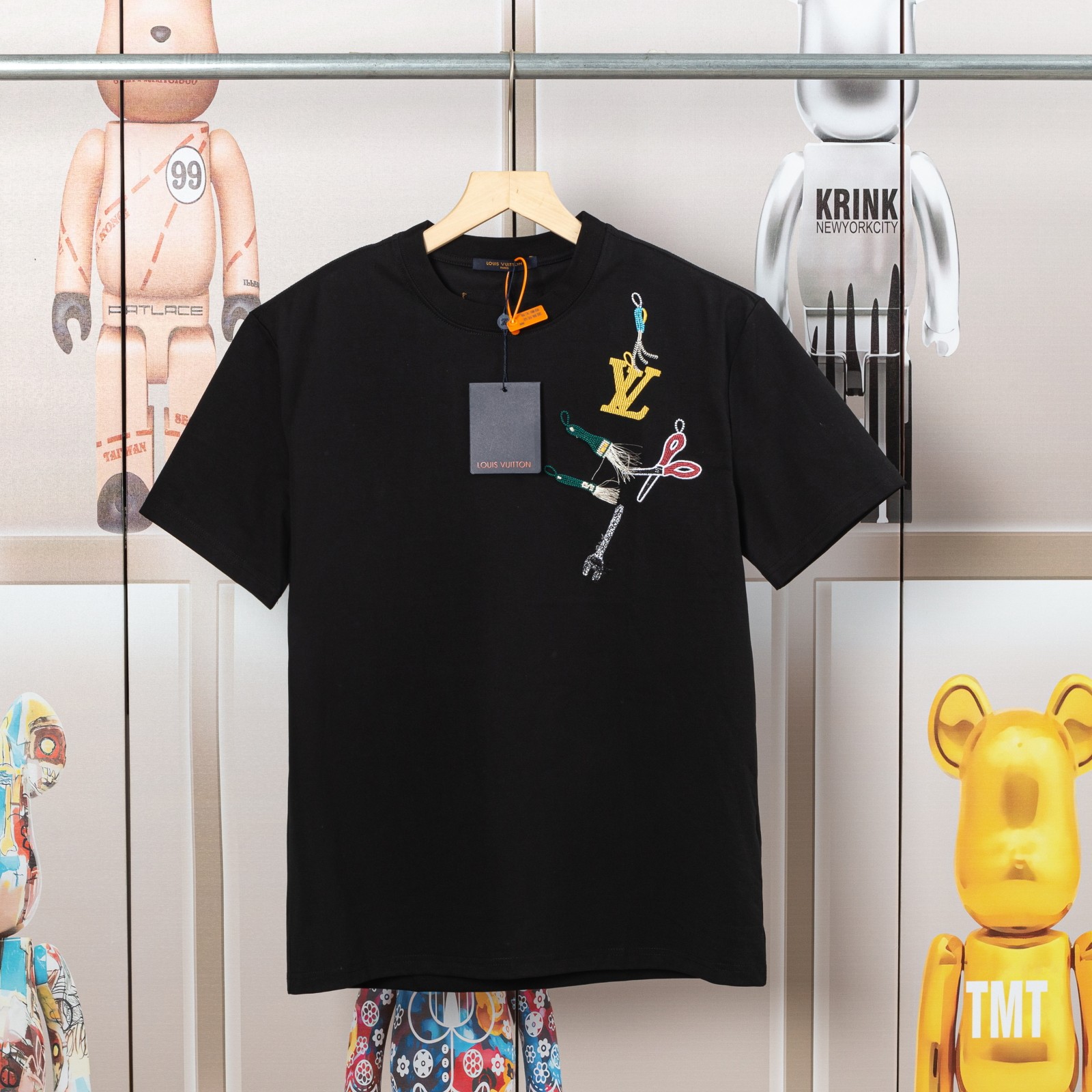 .00「D💓」 LV路易早春工具图案刺绣新款短袖T恤，高品质...