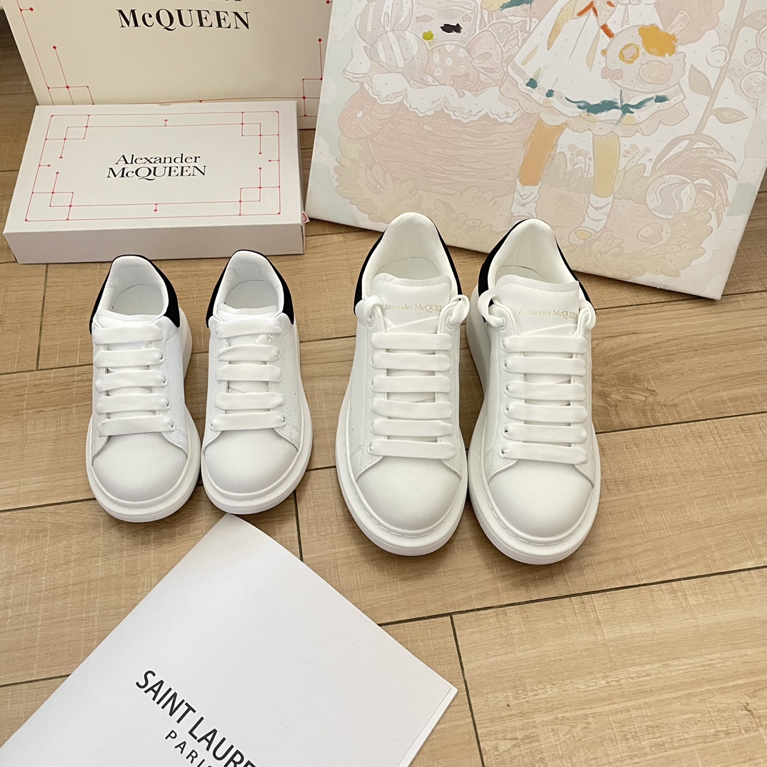 Versión infantil: (26-35) Serie premium para padres e hijos/parejas, Alexander-McQueen 2026 boutique, totalmente actual…