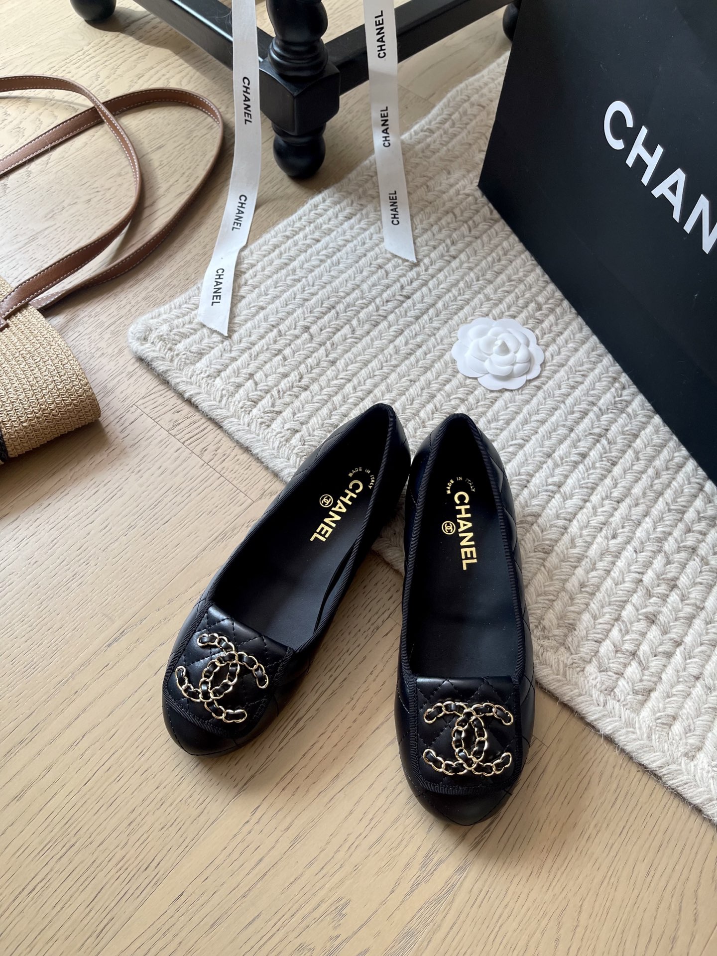 NO:385037,Chanel 25K new early spring new single shoes!  Top version!  First sale, cowhide, inner foot padded sheepskin, genuine leather sole, size 35-40, customized, non-refundable, single shoes, chanel, cowhide, sheepskin, Leather soles19860909Chanel 25K新款早春新款单鞋！ 顶级版本！抢先发售 鞋面牛皮 内里垫脚羊皮 真皮大底 码数35-40 定制不退不换,单鞋,chanel,cowhide,sheepskin,Leather soles,Women's Shoes