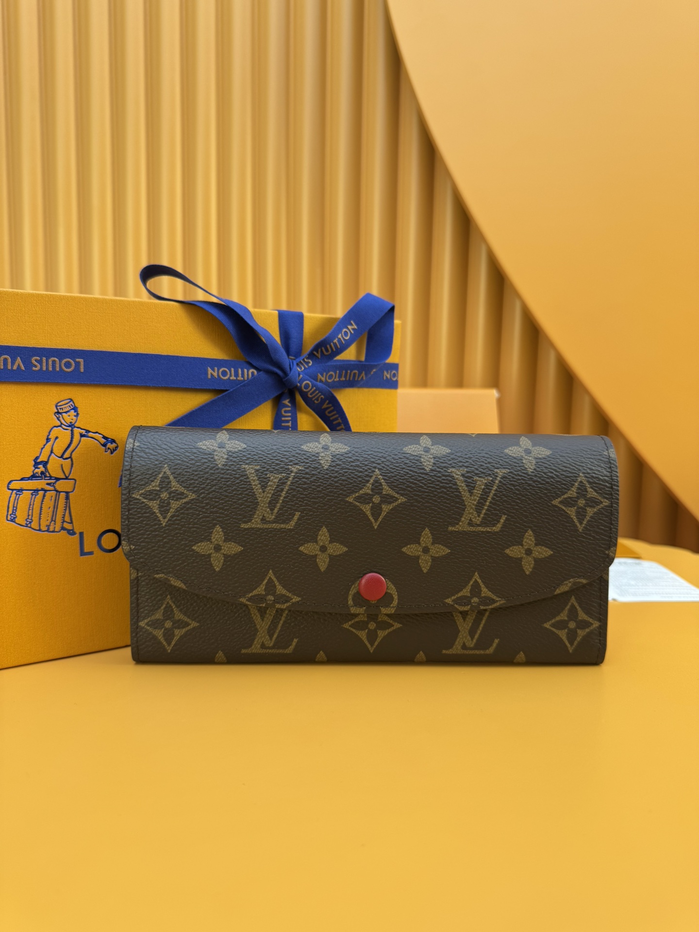 NO:673368,M60697 Purple Bean 'Special Duty Free' [Official special edition·First class material·All steel hardware·French chip·Full set of packaging] Functionally practical and gorgeously designed wallet is made of soft canvas, lined with brightly colored lining, and has an extremely elegant temperament. The multi-pocket design and eye-catching shape give it an irresistible charm. 19x10x2cm, LV wallet, louis vuitton, wallets19860909M60697紫豆 《特級免稅》[官方专版·一級材料·全鋼五金·法国芯片·全套包裝］功能实用且设计华美的 钱夹采用柔软的帆布制成,衬以颜色鲜艳的内衬,气质极为优雅. 多袋式设计和引人注目的造型赋予其无法抗拒的迷人魅力.19x10x2cm,LV钱包,louis vuitton,wallets,欧美剧