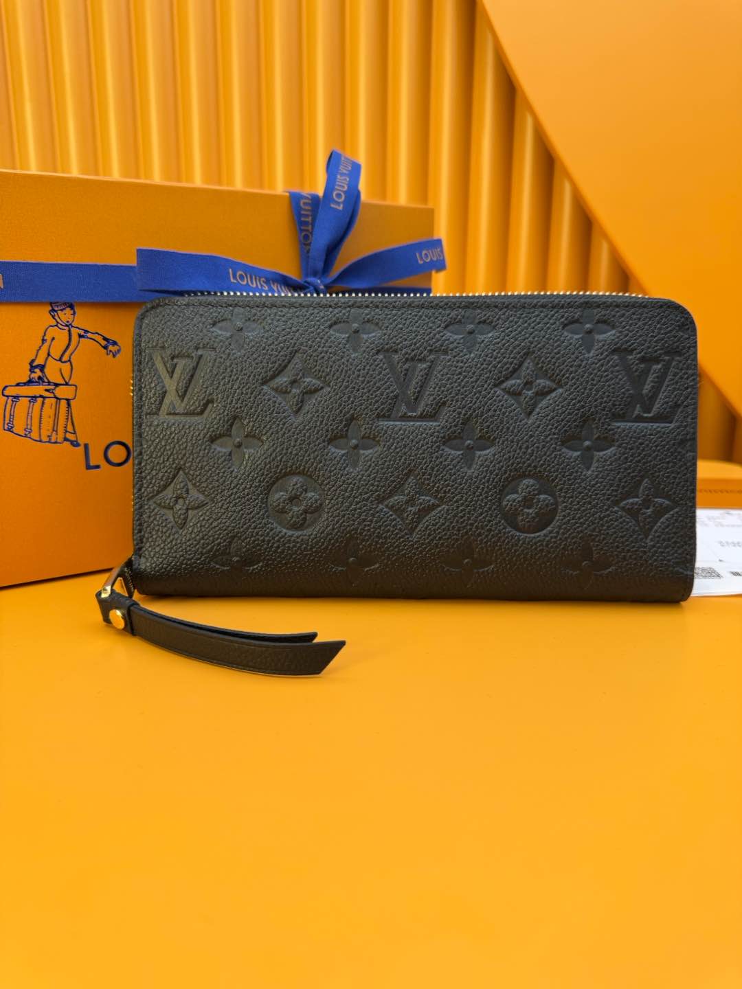 NO:673845,M61864 'Special Duty Free' [Official special edition·First-class material·All steel hardware·French chips·Full set of packaging] Classic wallet has a new upgrade! Four new credit card slots and a colorful lining, made of leather, make the wallet more versatile. 19.5x10x2cm, LV wallet, louis vuitton, wallets19860909M61864 《特級免稅》[官方专版·一級材料·全鋼五金·法国芯片·全套包裝］经典钱夹全新升级！新增四个信用卡槽与一款彩色内衬,以皮革裁制而成,功能更加多样的钱夹.19.5x10x2cm,LV钱包,louis vuitton,wallets,欧美剧