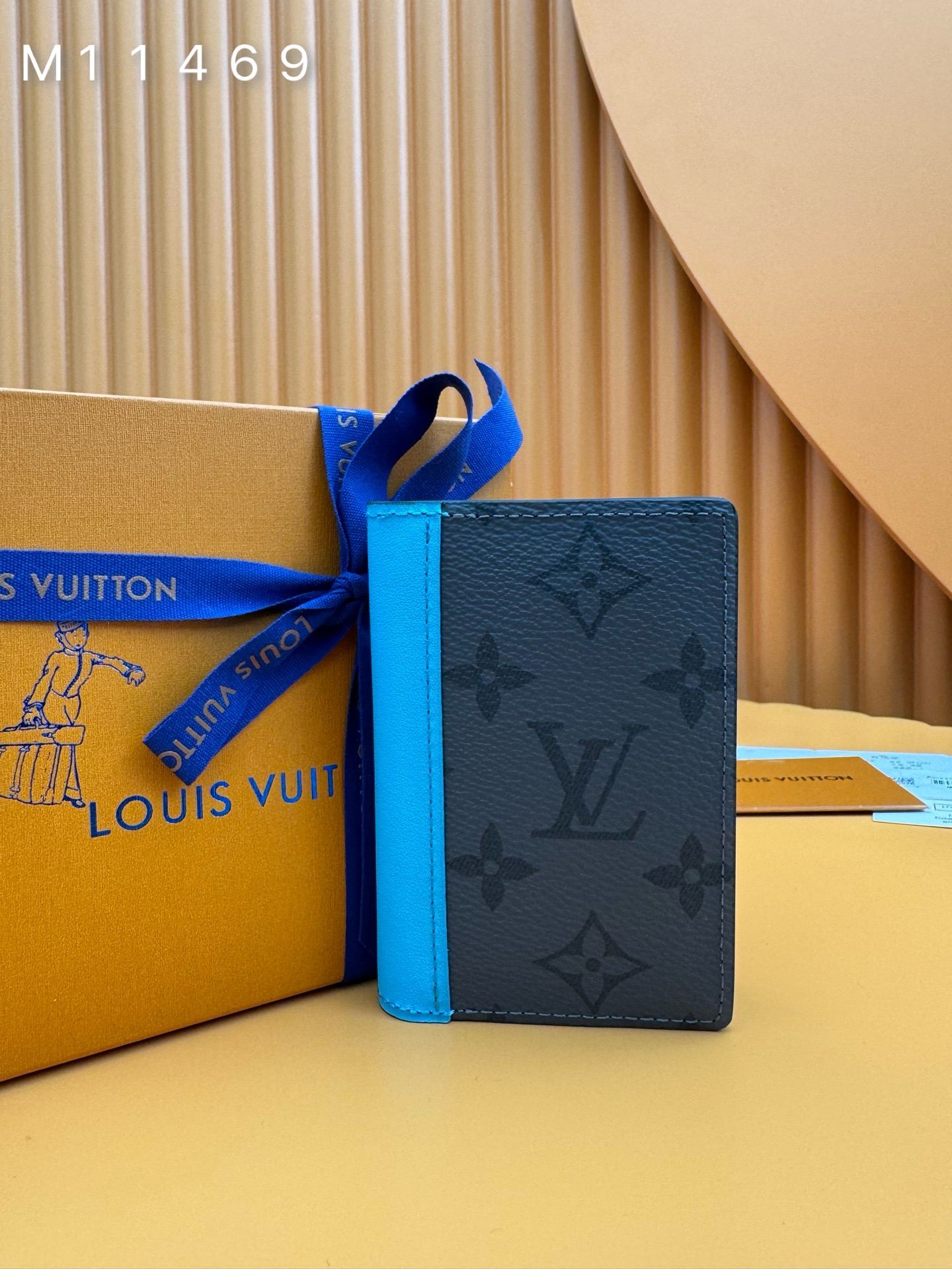 NO:674510,M11469 'Special Duty Free' [Official Special Edition·First Class Material·All Steel Hardware·French Chip·Full Packaging] An alliance of style and functionality with a soft leather interior, the Monogram Macassar canvas pocket organizer offers a variety of pockets and slots for credit cards and banknotes in a compact and lightweight design. 7.5x11x1cm, LV wallet, louis vuitton, wallets19860909M11469 《特級免稅》[官方专版·一級材料·全鋼五金·法国芯片·全套包裝］ 风格和功能与柔软皮革内饰的联盟,Monogram Macassar帆布口袋整理器以紧凑轻量化的设计提供多种口袋和信用卡和钞票插槽.7.5x11x1cm,LV钱包,louis vuitton,wallets,欧美剧