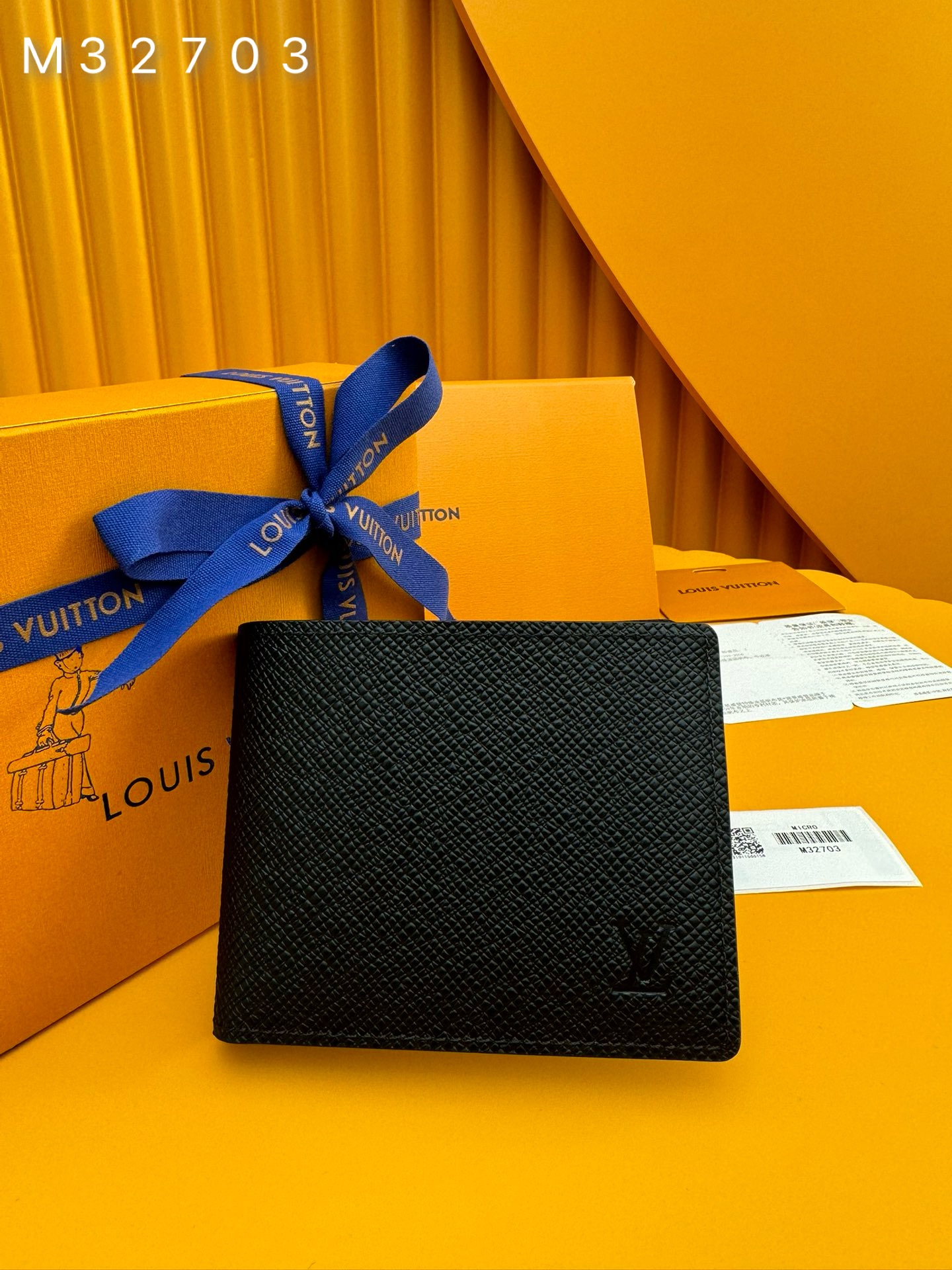 NO:673359,M32703 'Special Duty Free' [Official special edition·First-class material·All-steel hardware·French chips·Full set of packaging] In the name of Slender (slim), it is extremely slim. It is made of Taiga smooth leather, compact and small, and can be easily put into the front and rear pockets after containing all the necessities. 11.5X8.5x2cm, LV wallet, louis vuitton, wallets19860909M32703 《特級免稅》[官方专版·一級材料·全鋼五金·法国芯片·全套包裝］ 以 Slender（纤巧）为名,极尽纤巧.采用 Taiga 光面皮革,紧凑小巧,在容纳所有必需品之后仍能轻松放入前后口袋.11.5X8.5x2cm,LV钱包,louis vuitton,wallets,欧美剧